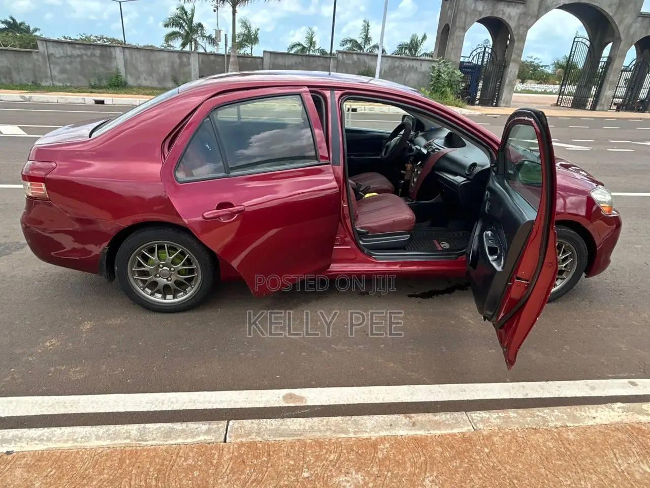 Toyota Yaris 2010 Burgundy