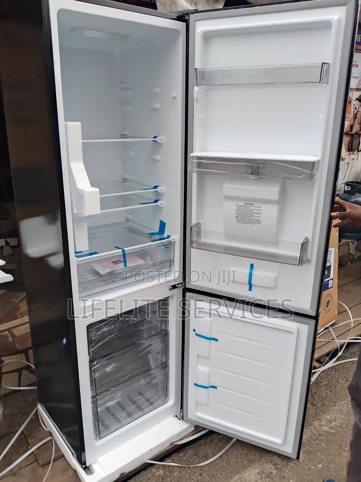 246l Fridge With Inbuilt Dispenser Mirror Doors
