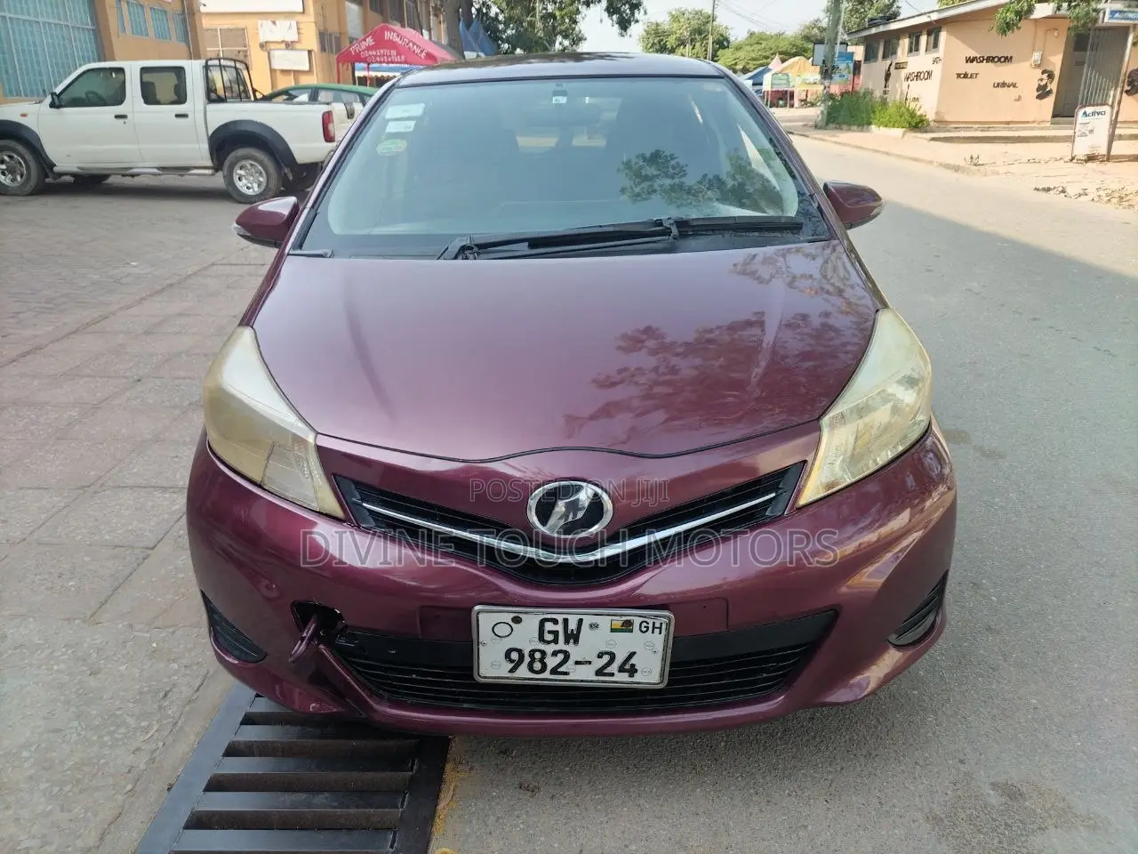 Toyota Vitz 1.0 FWD 5dr 2013 Burgundy
