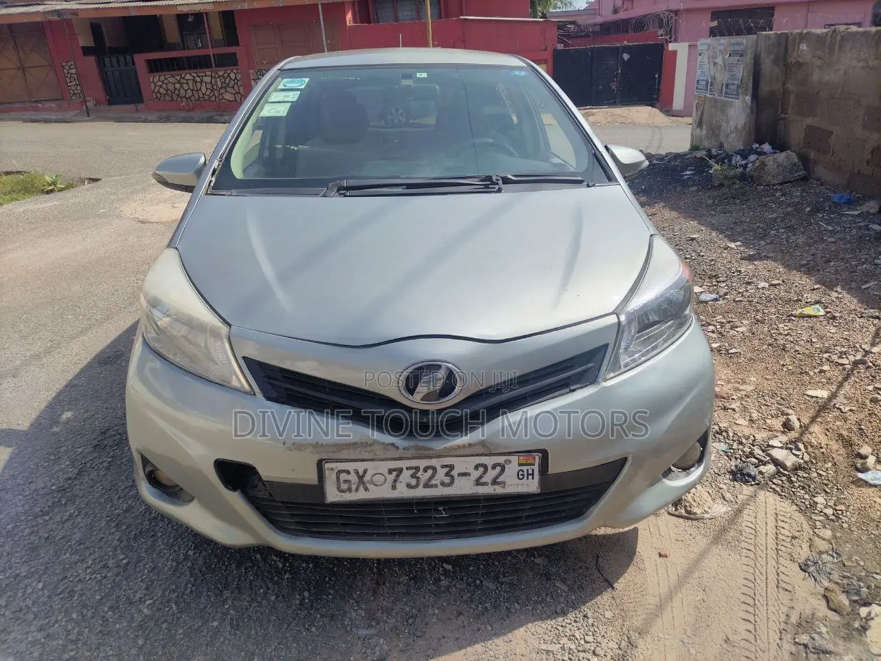 Toyota Vitz 1.3 AWD 5dr 2013 Gray