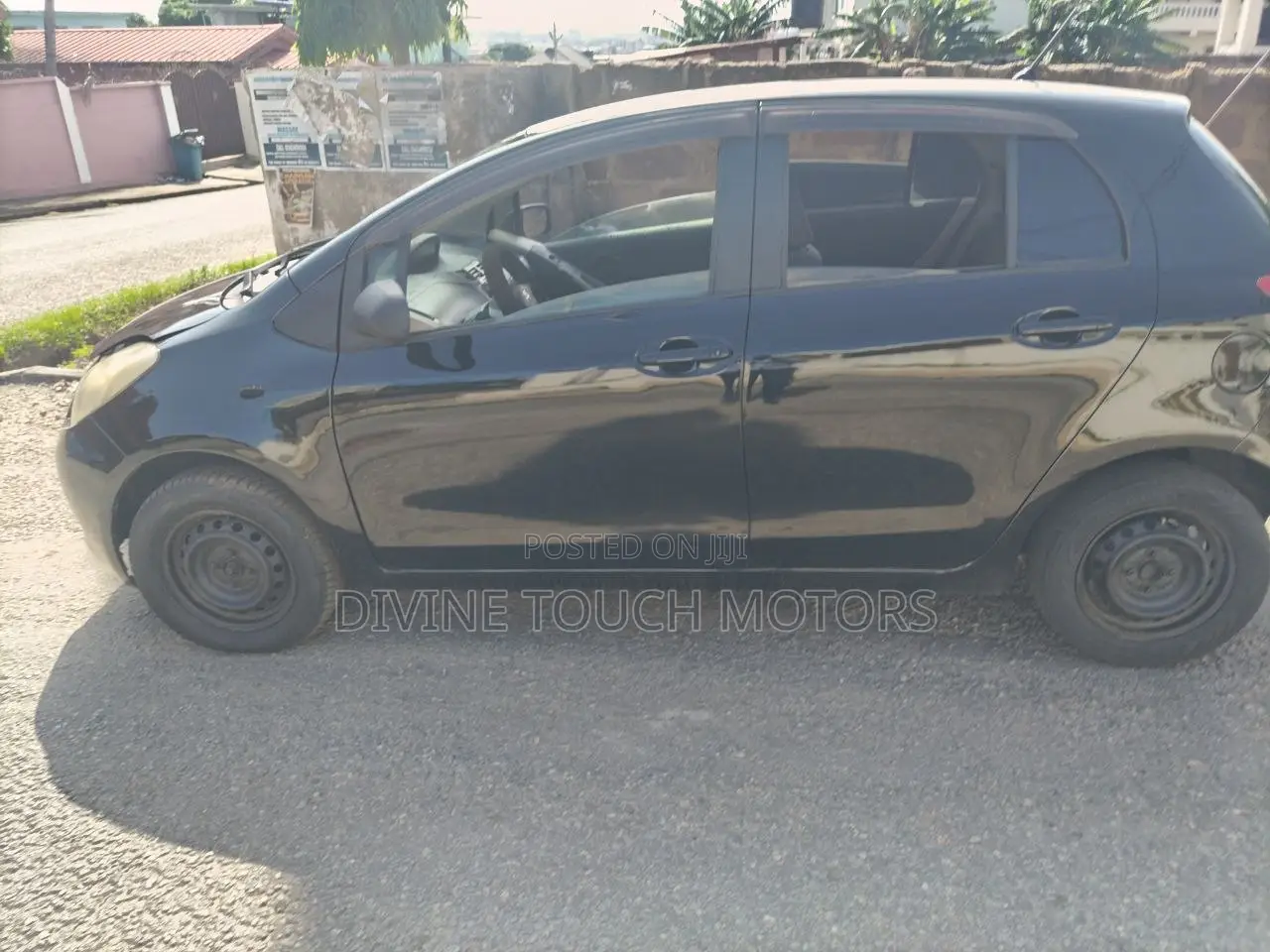 Toyota Vitz 1.0 FWD 5dr 2013 Black