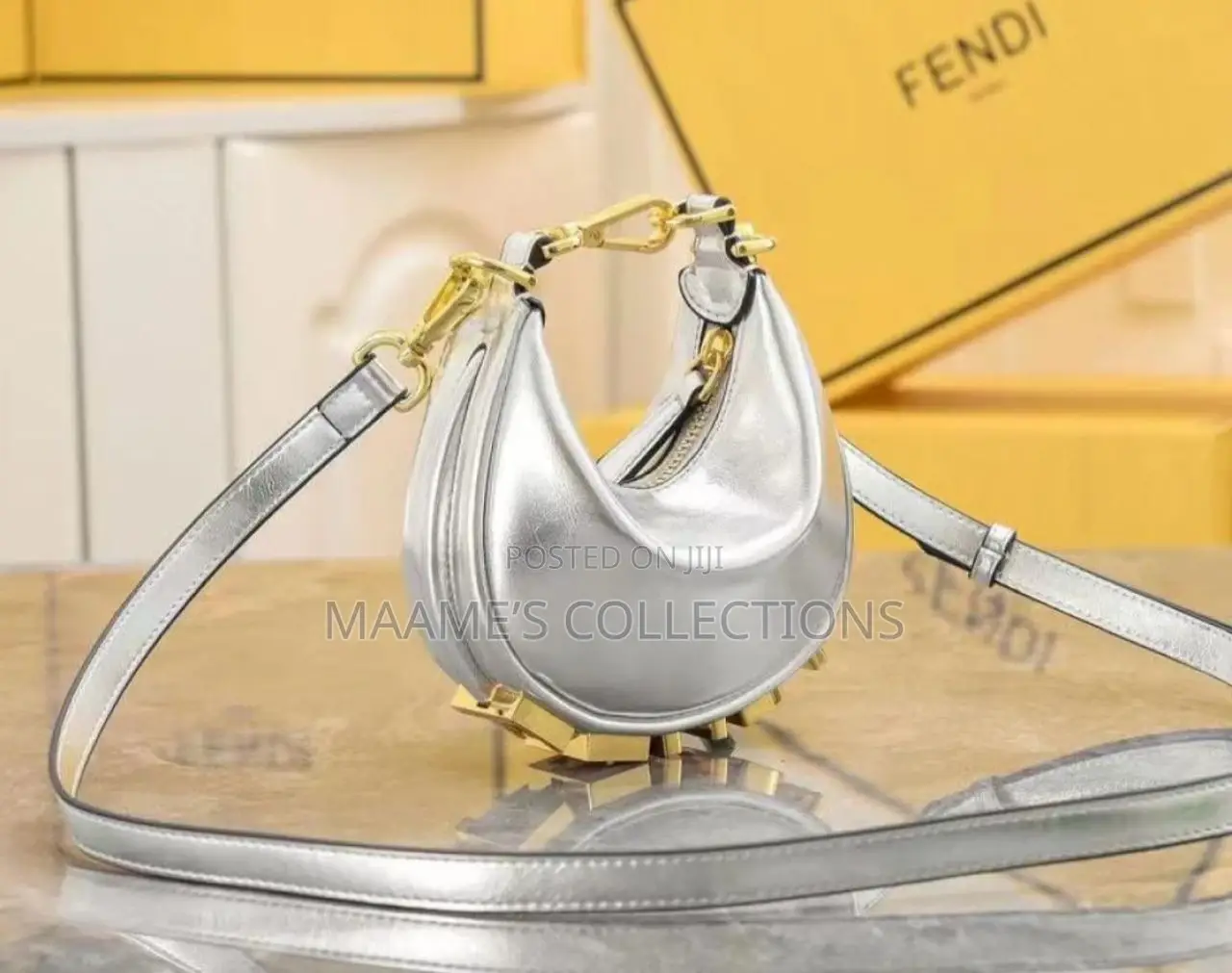 Fendi Ladies Bag ( With a Box)