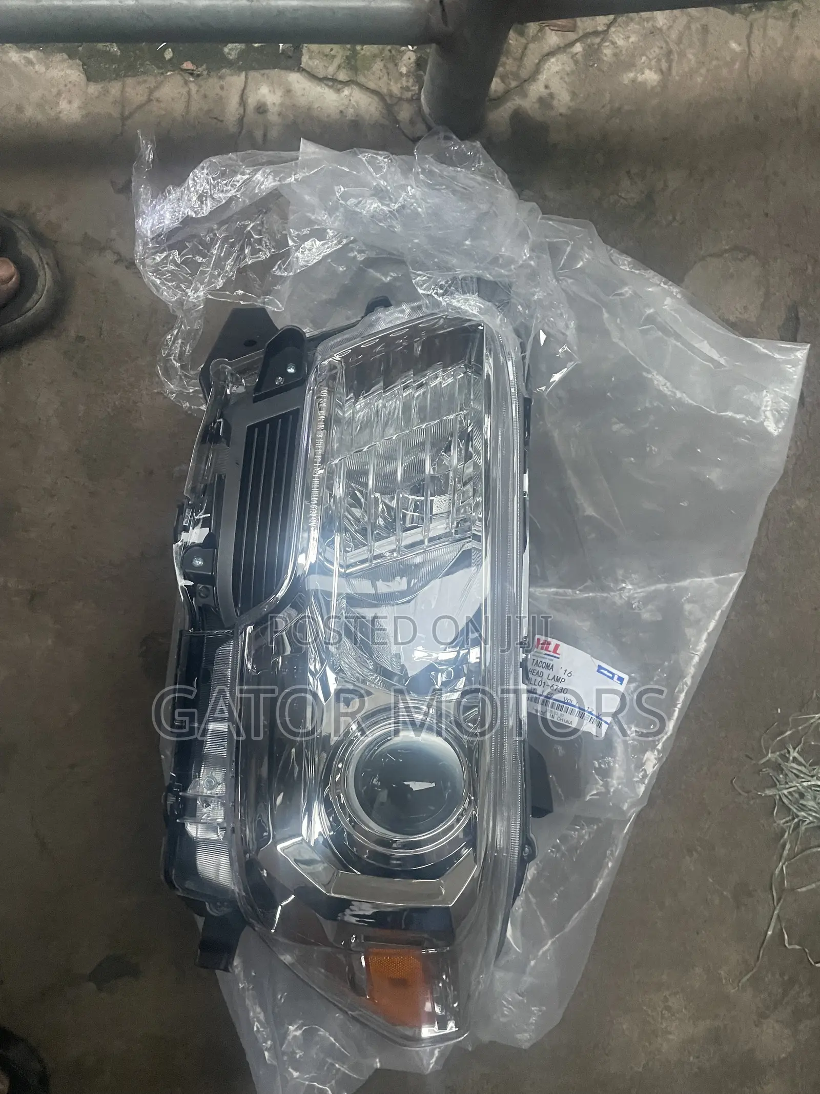 Tacoma 2016 2017 2018 2019 2020 Headlight Basic ( No Led) Pair