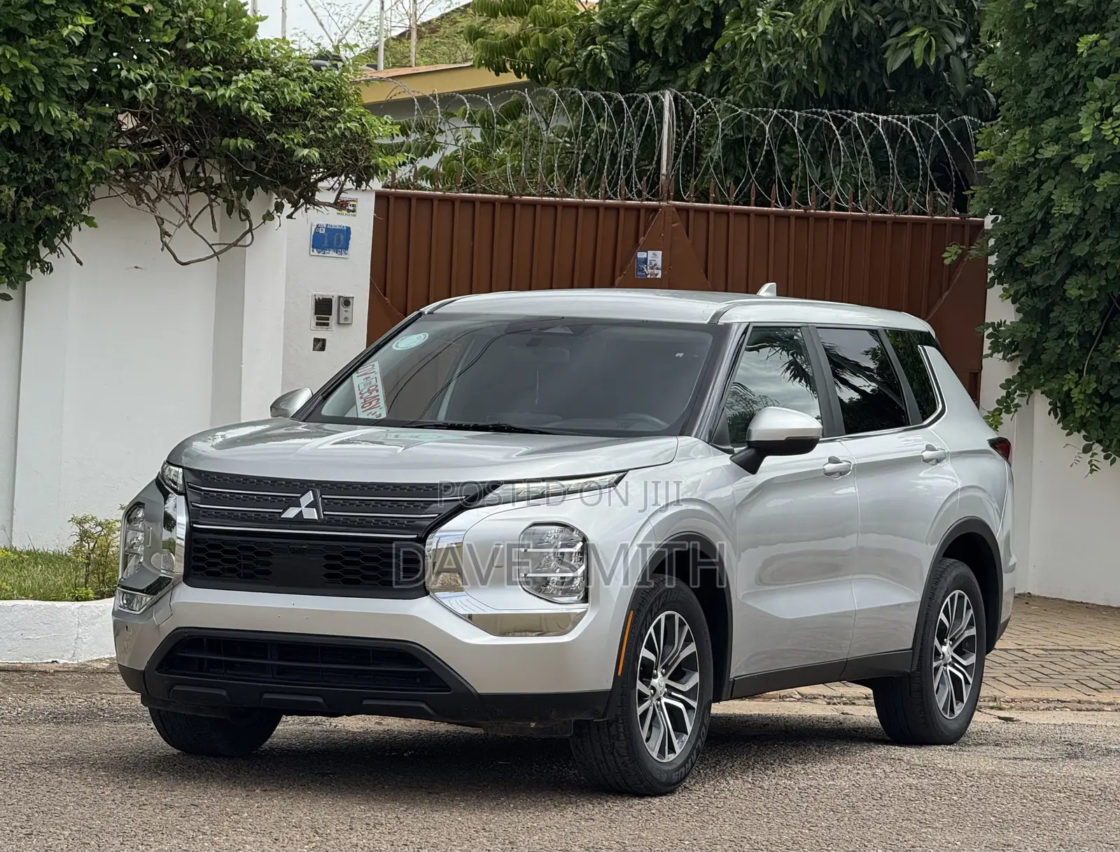 Mitsubishi Outlander ES 2022 Silver