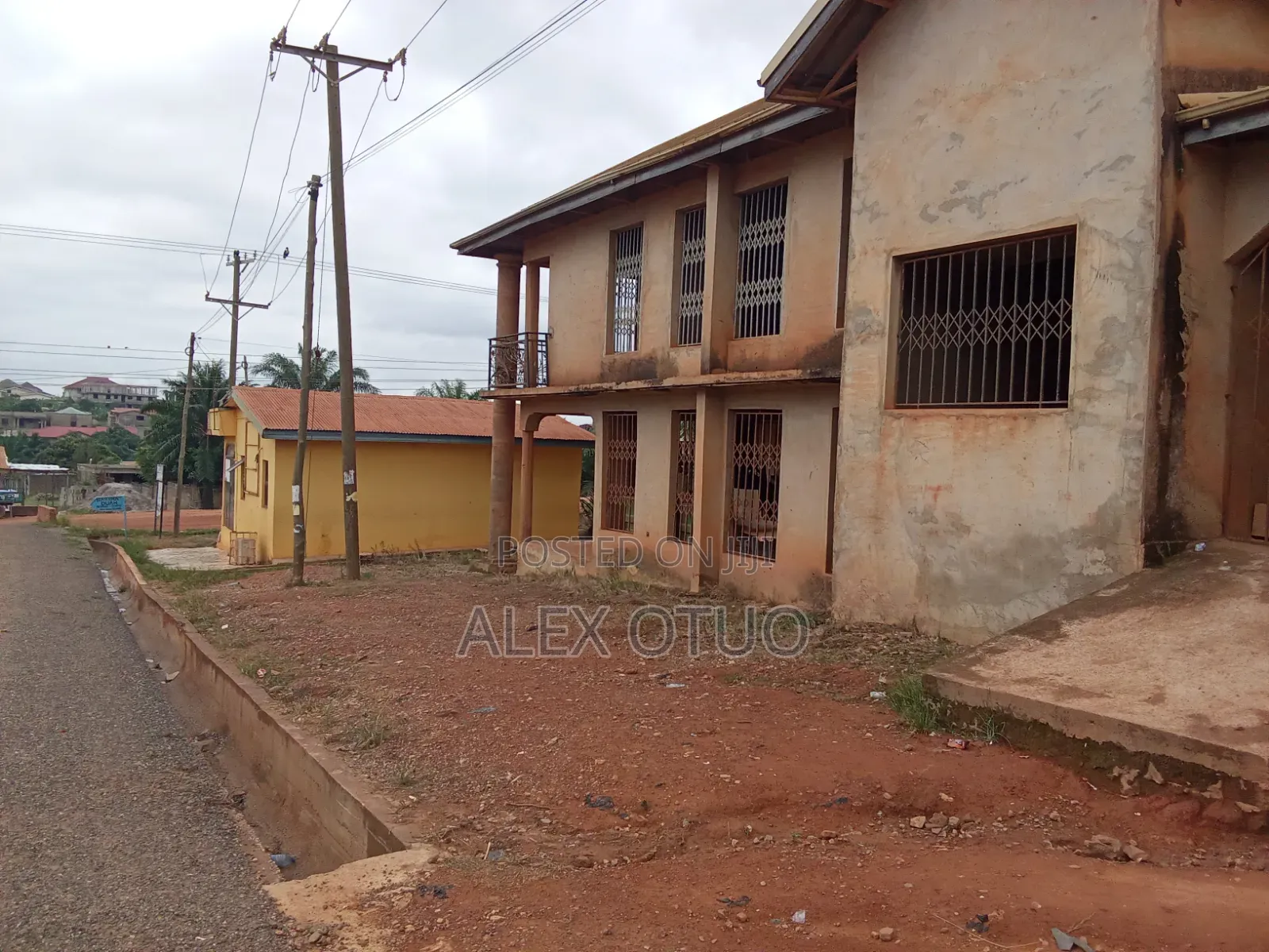7bdrm House in Alex Otuo Properties, Kumasi Metropolitan for sale
