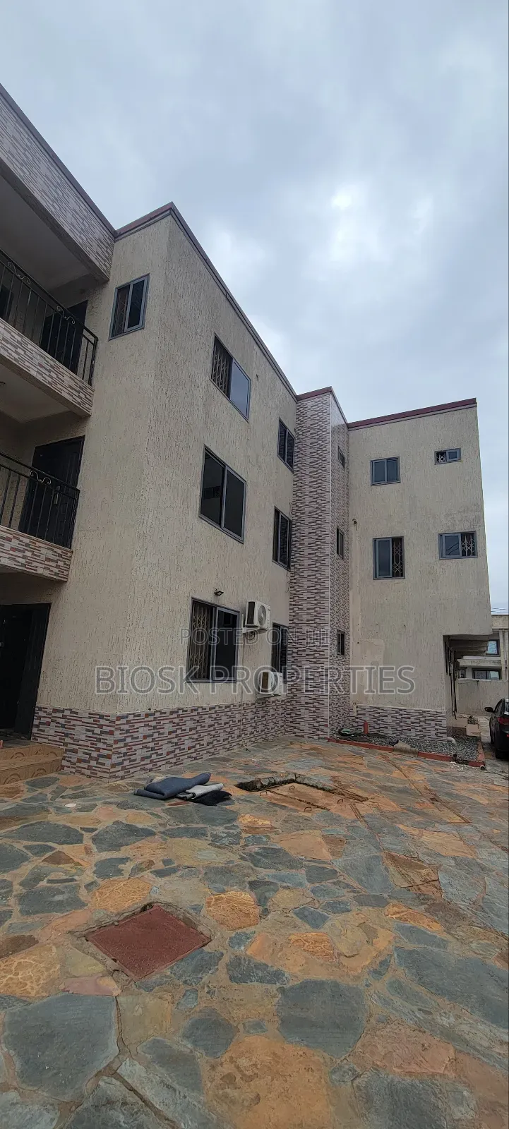 2bdrm Apartment in Biosk Properties, Frafraha for rent