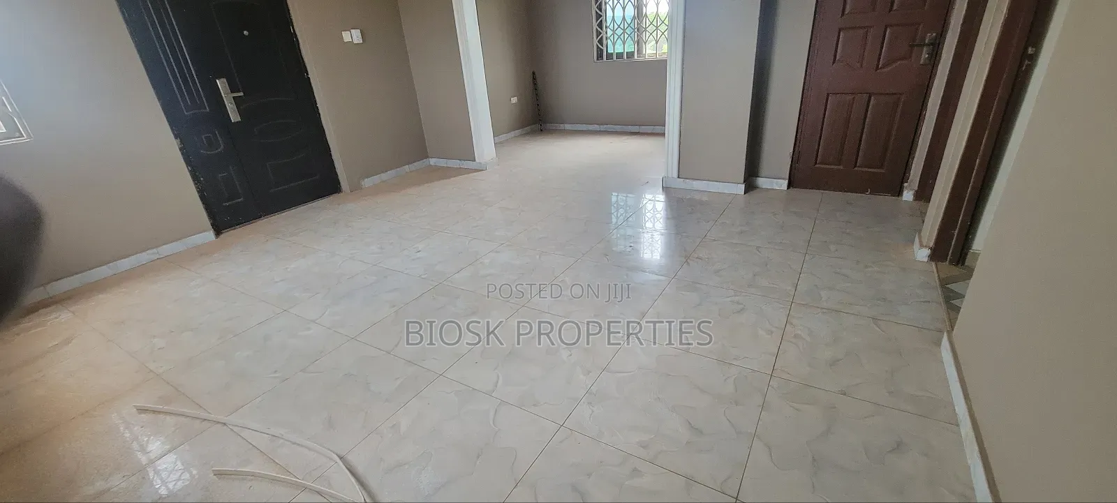 2bdrm Apartment in Biosk Properties, Frafraha for rent