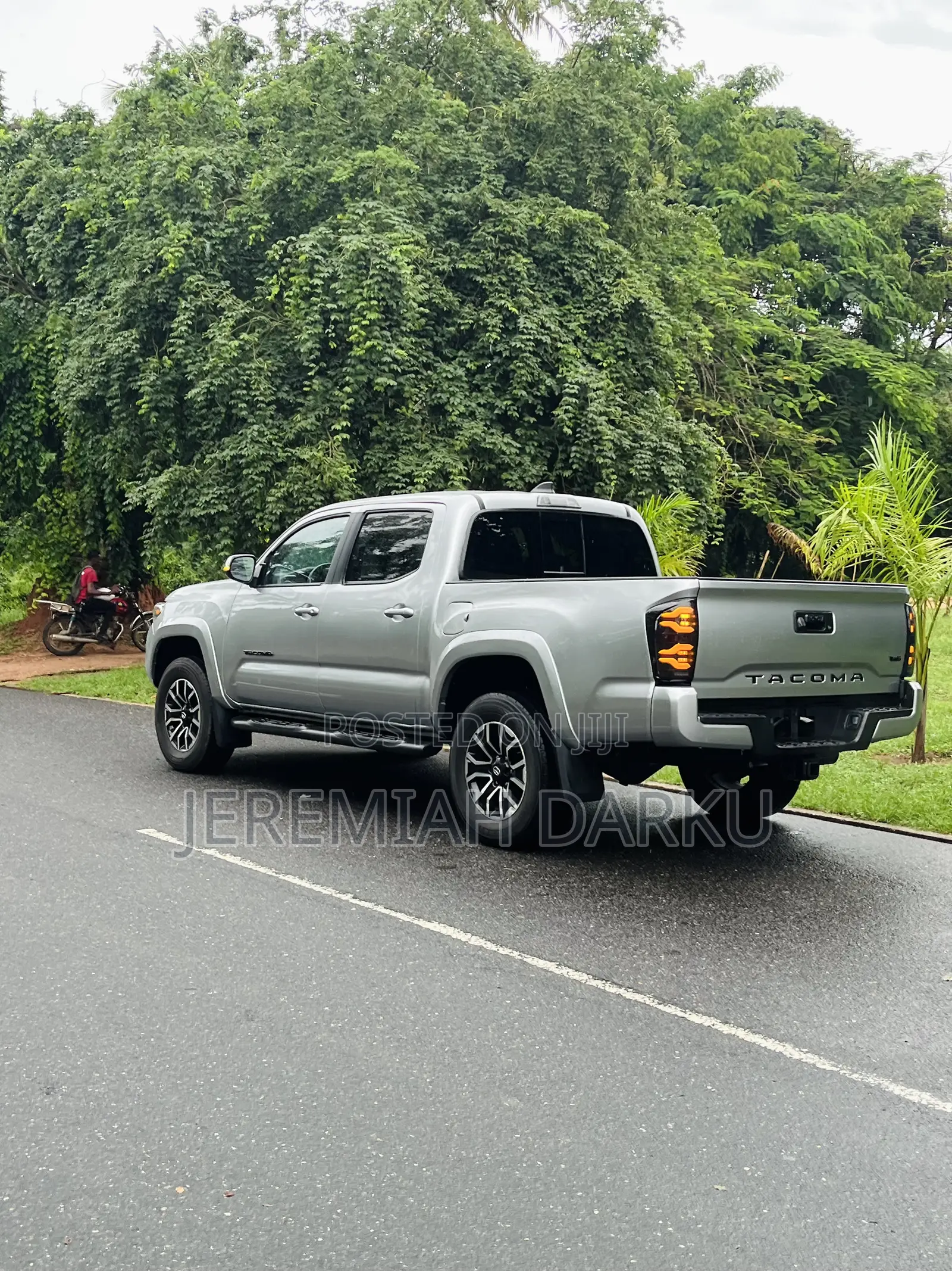 Toyota Tacoma TRD Off Road Double Cab 5' Bed V6 AT 2023 Silver