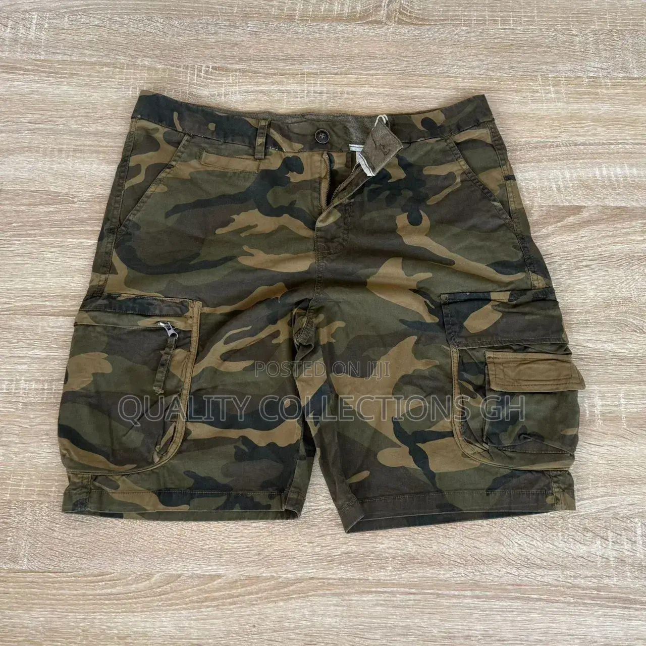 Khaki Side Pockets Shorts