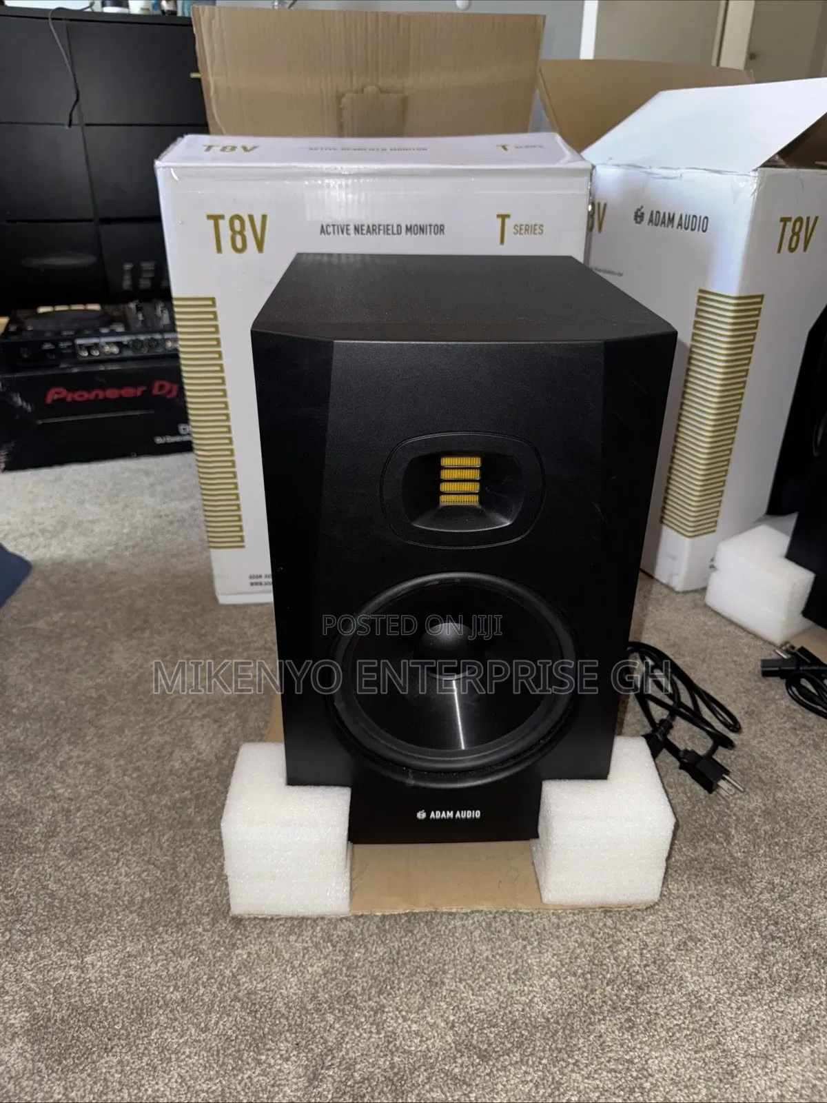 Adam Audio T8v 8" Active Studio Monitor