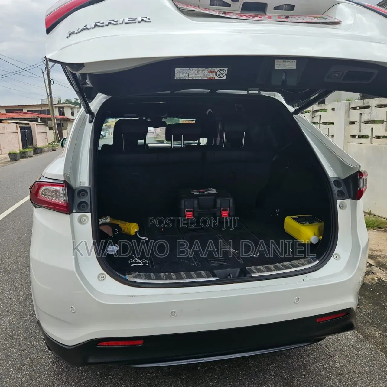 Toyota Harrier 2.0 2019 White
