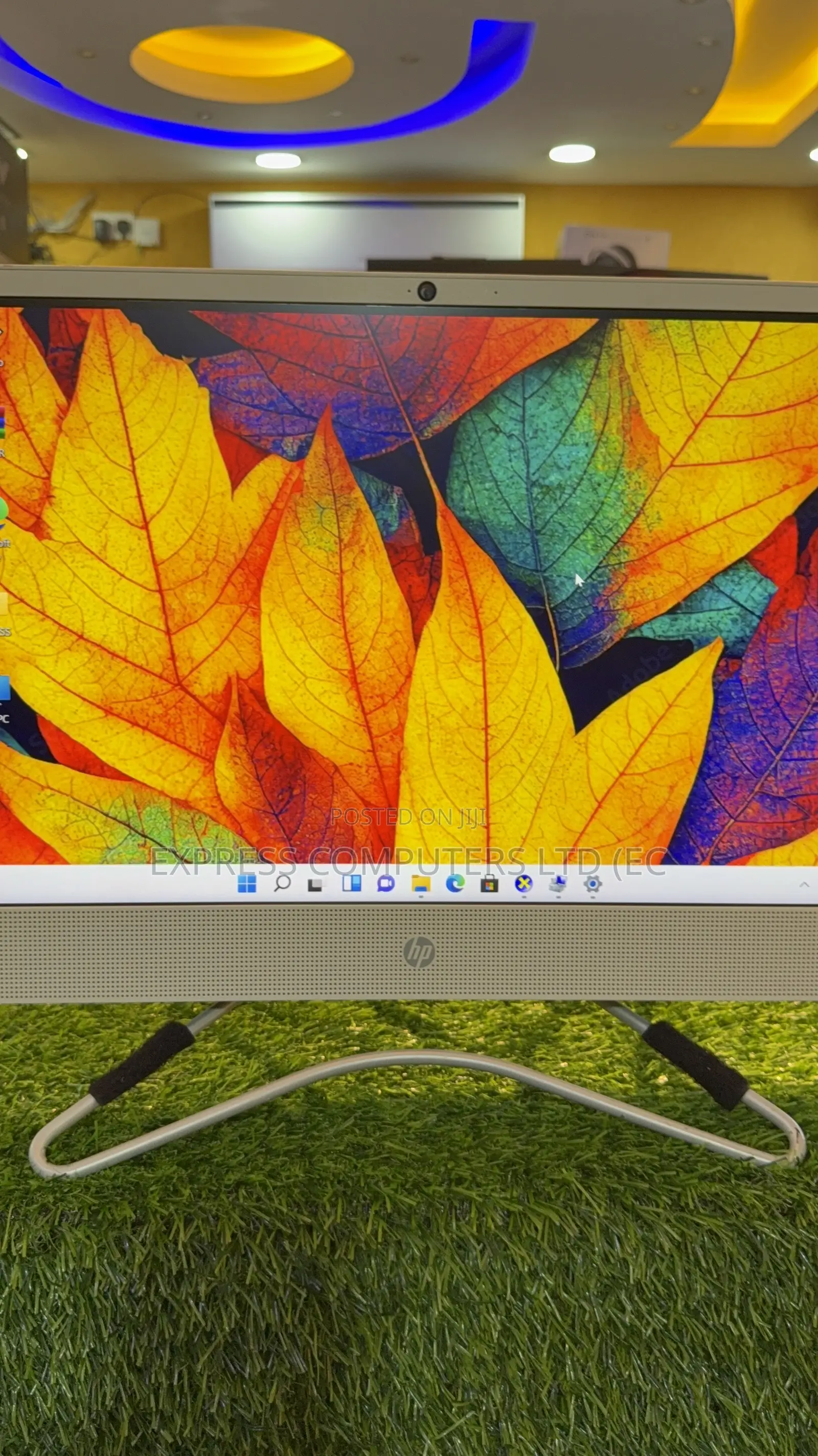 HP 200 G4 22 All-in-One 12GB Intel Core i5 HDD+SSD 500GB