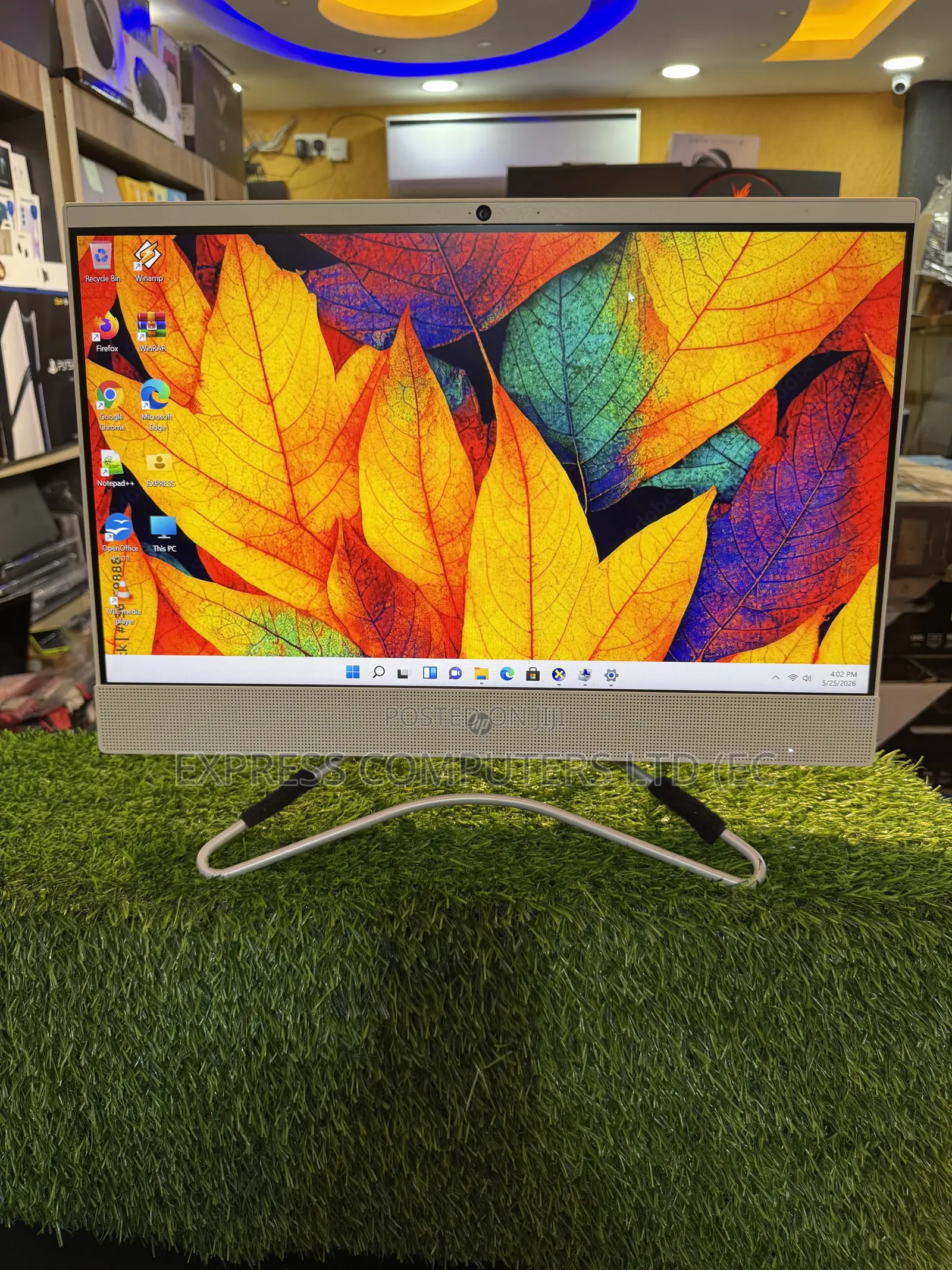 HP 200 G4 22 All-in-One 12GB Intel Core i5 HDD+SSD 500GB