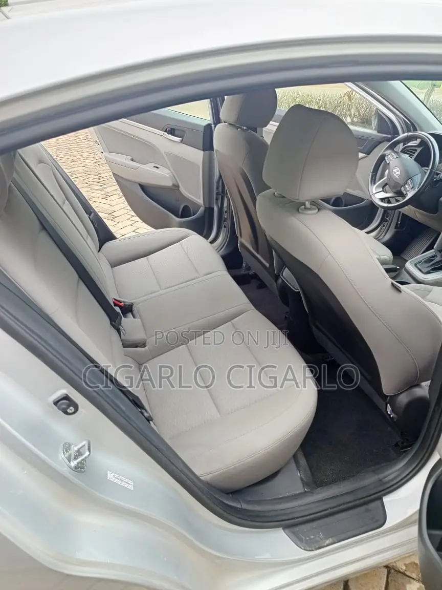 Hyundai Elantra SE 2020 Silver