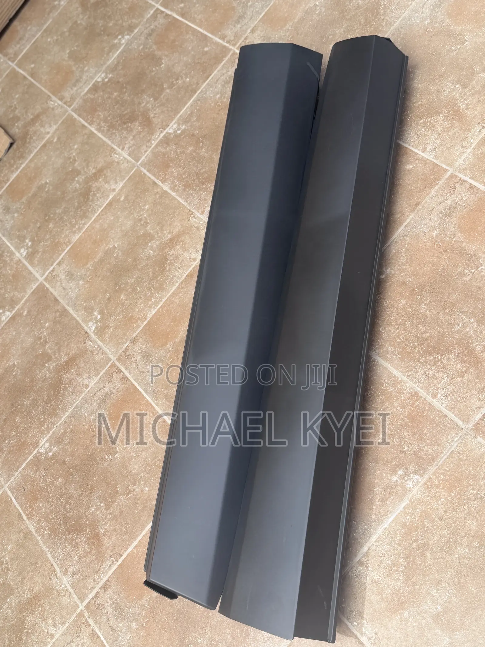 Toyota Highlander 24 - 25 Door Moulding Front