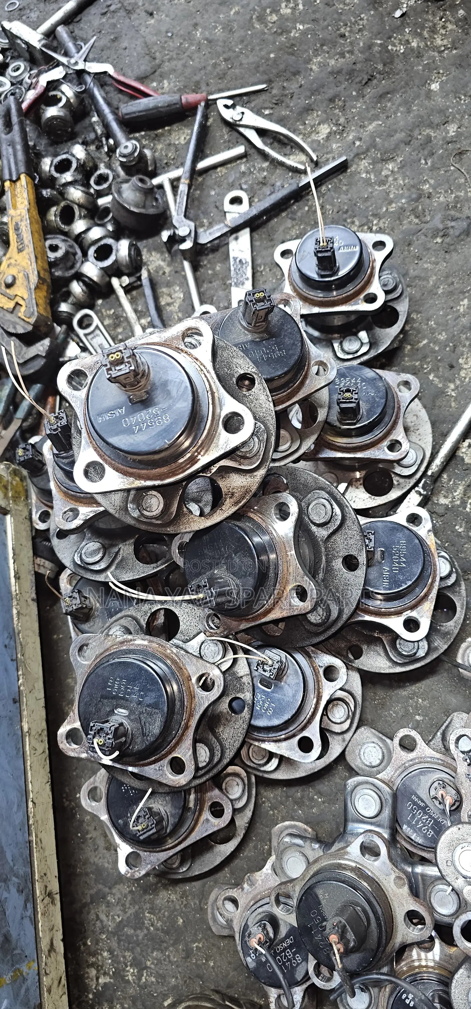Vitz Back Hub