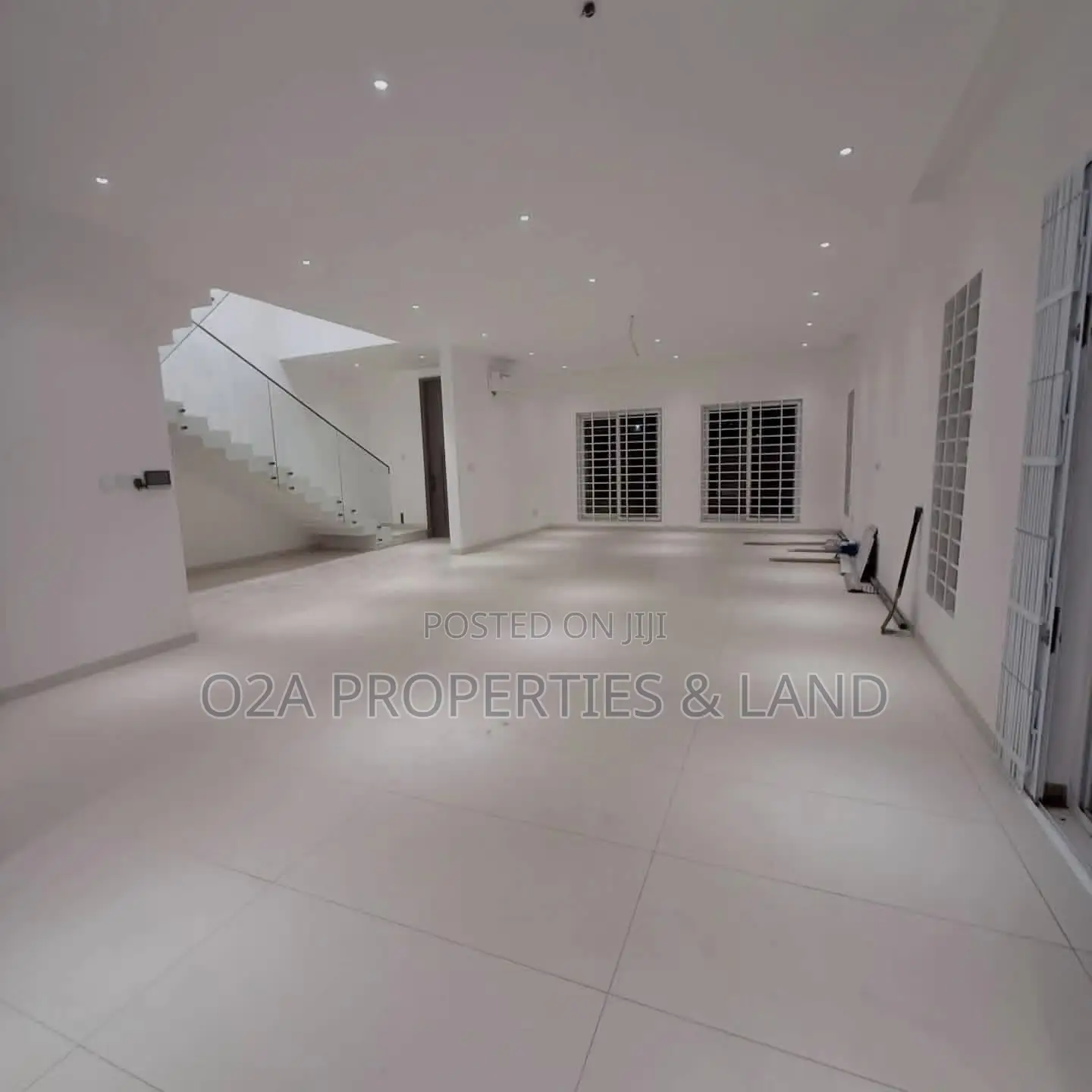 4bdrm House in Sakumono for sale