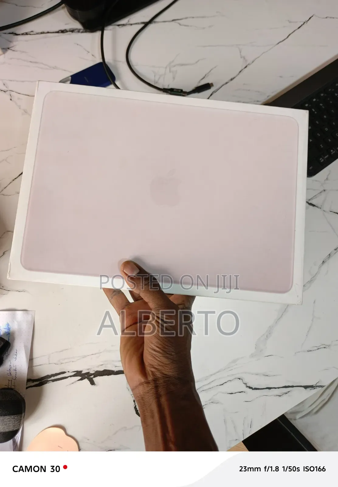 New Laptop Apple MacBook 8GB Apple M5 SSD 512GB