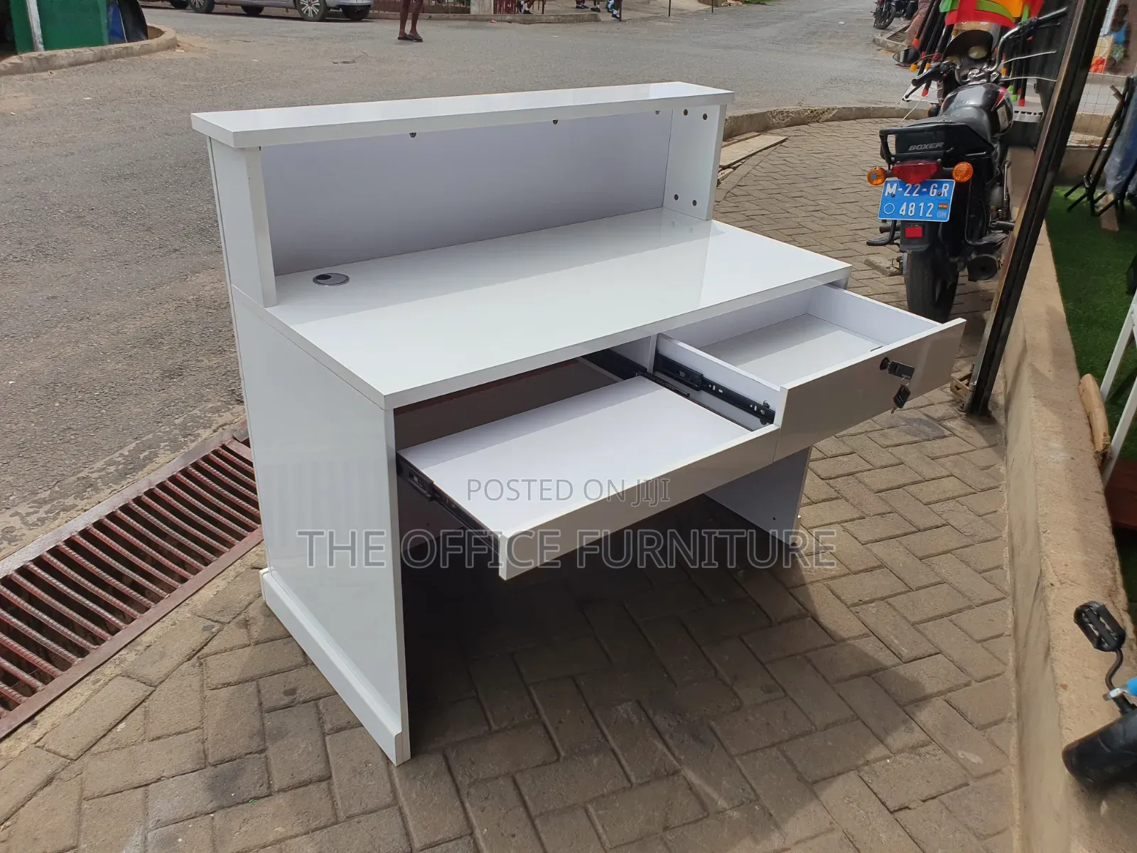 Reception Desk (120cm)