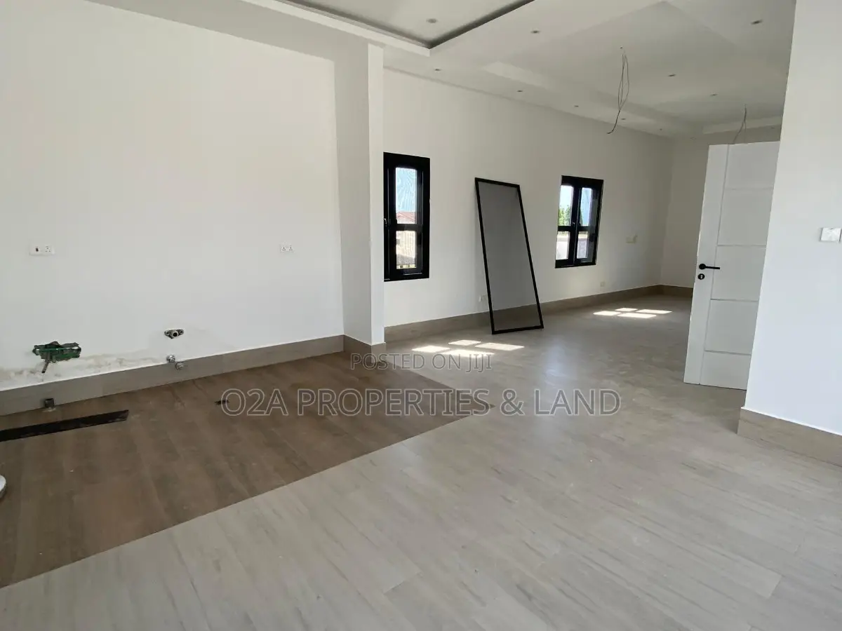 4bdrm House in Spintex, Baatsona Total for rent