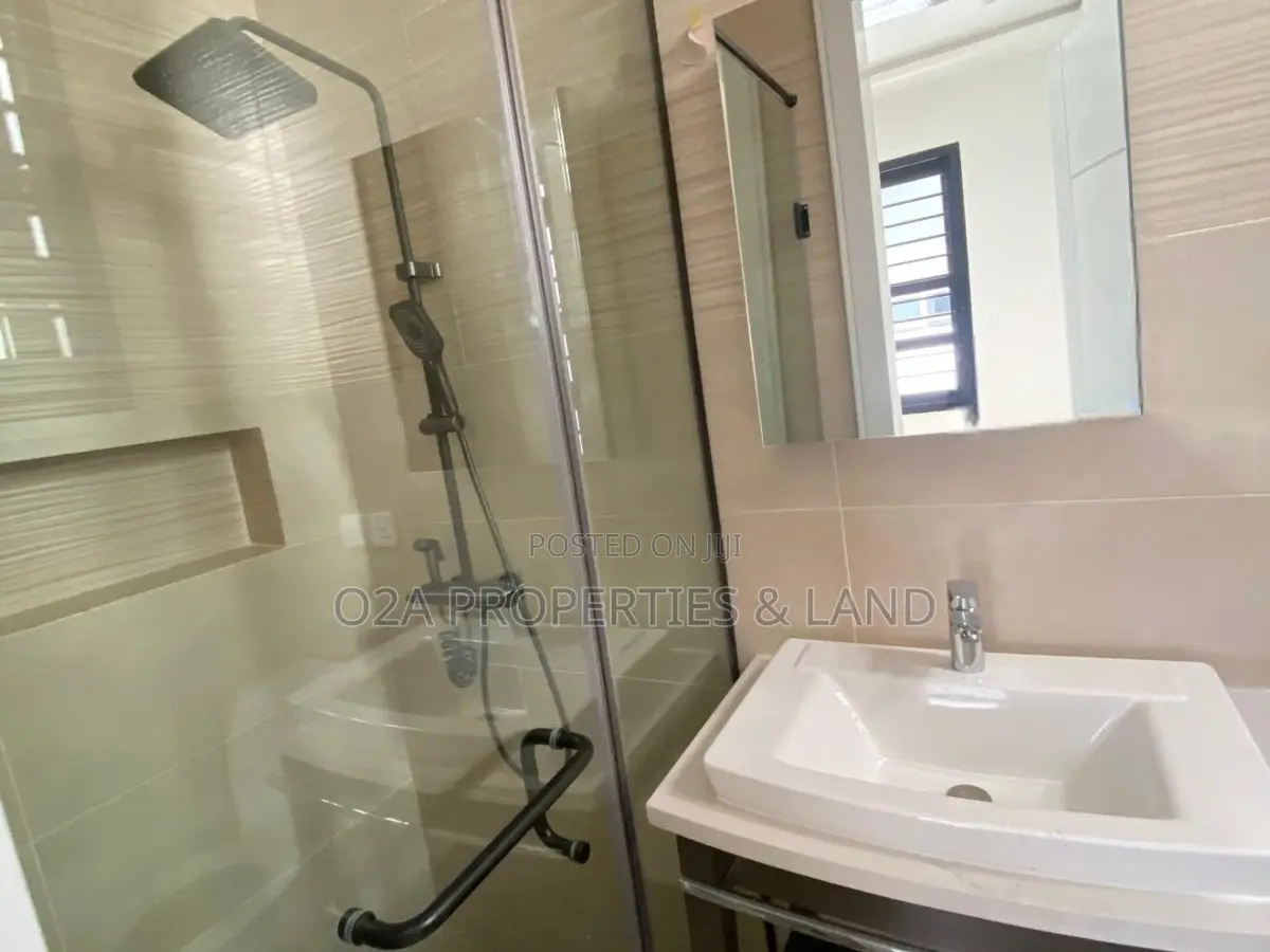 4bdrm House in Spintex, Baatsona Total for rent