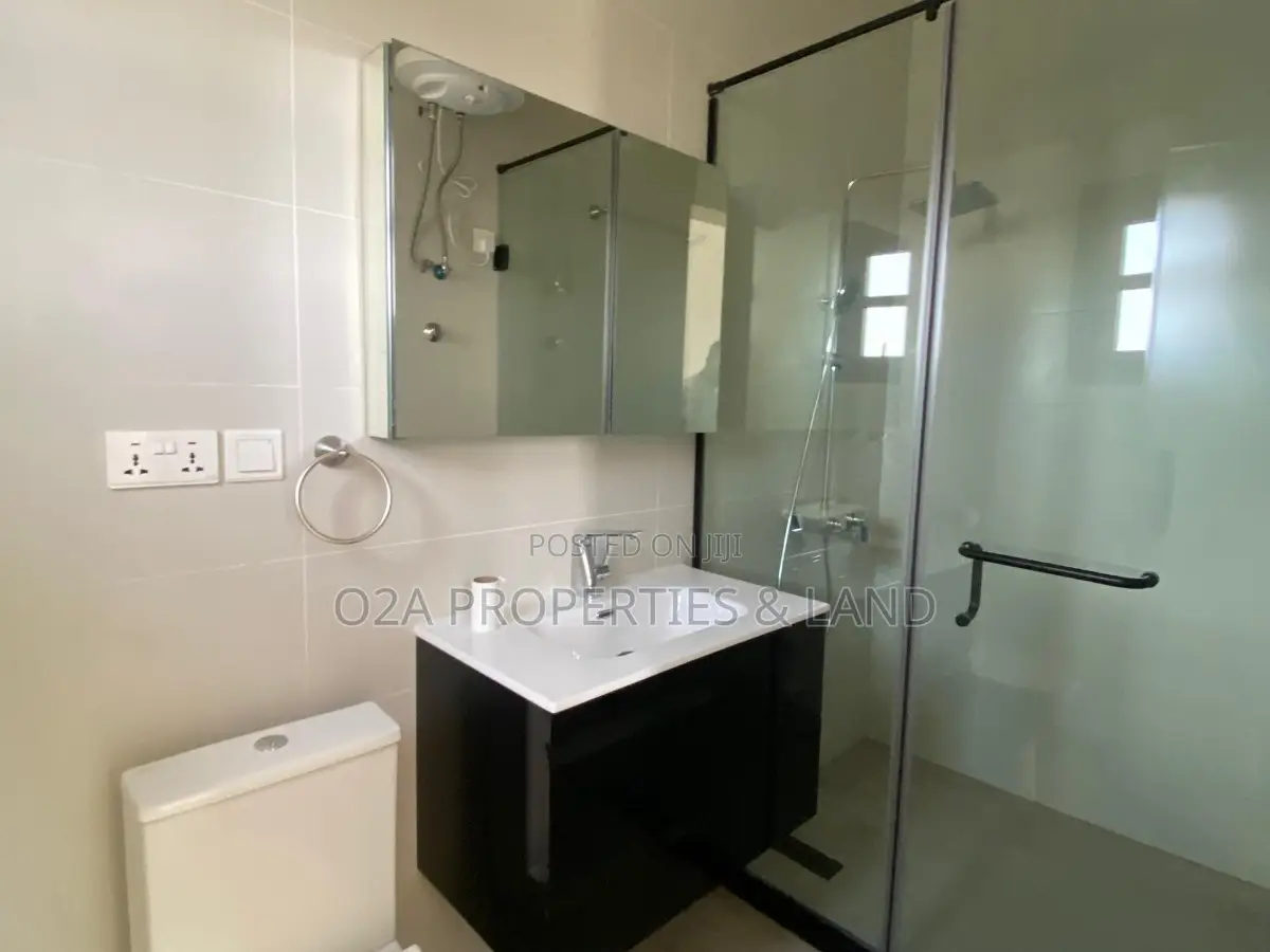 4bdrm House in Spintex, Baatsona Total for rent