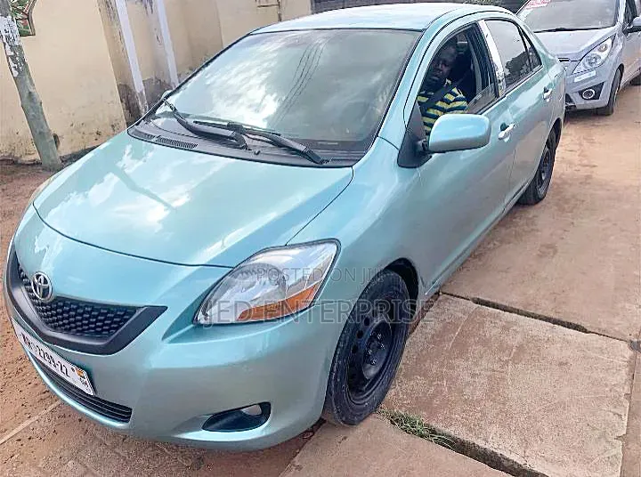 Toyota Yaris 2010 Blue