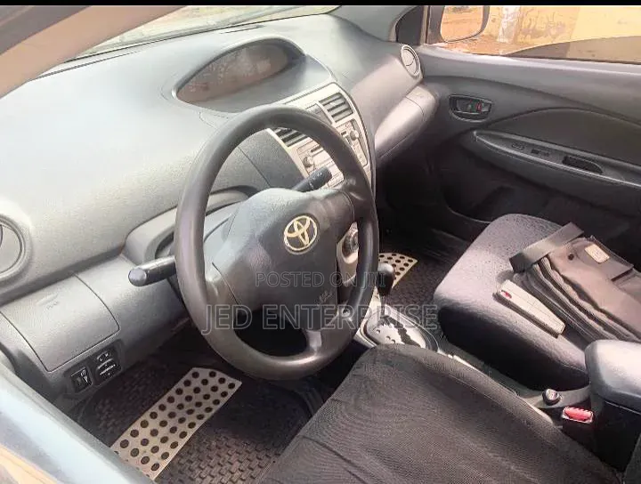 Toyota Yaris 2010 Blue