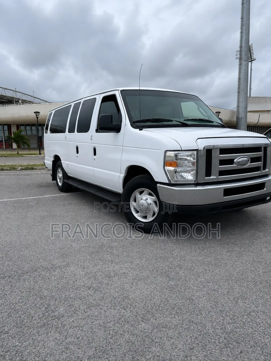 Ford E-350 Super Duty XL 2012 White