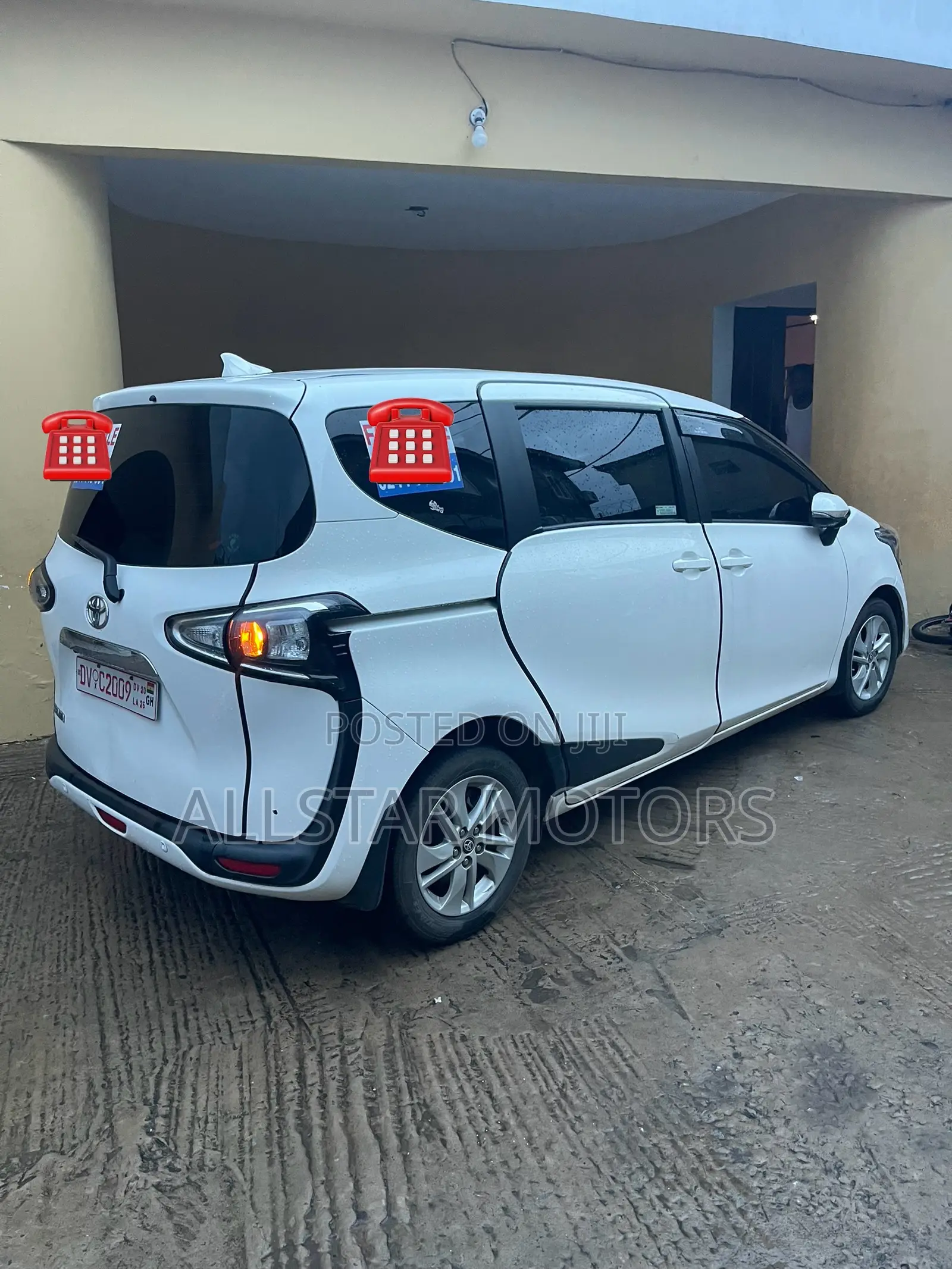 Toyota Sienta 1.5 AWD (6-seater) 2021 White