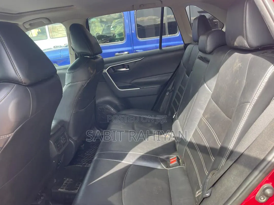 Toyota RAV4 LE AWD 2020 Red