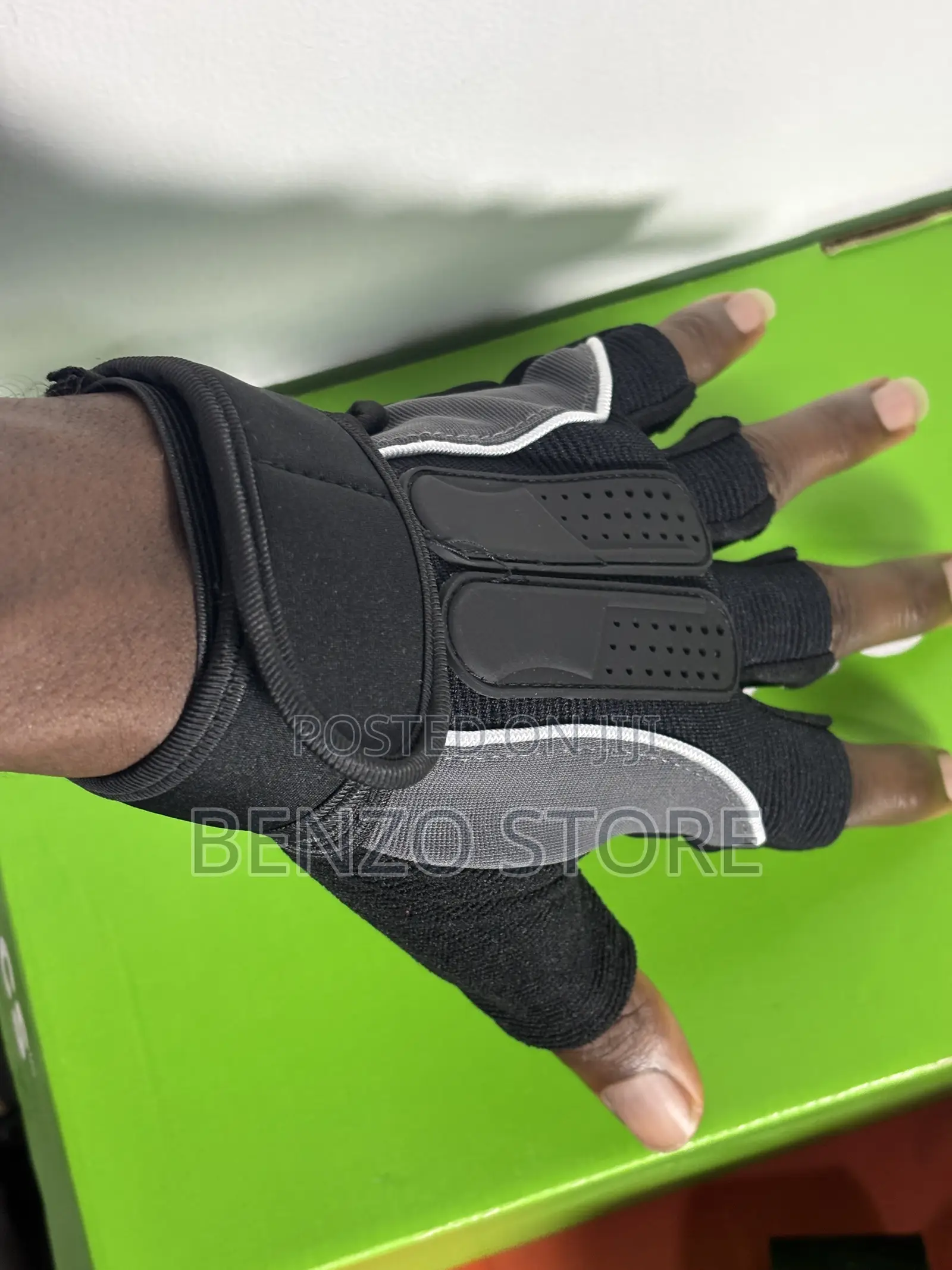 Quality Motorcycle Riding Gloves With Strong Grip