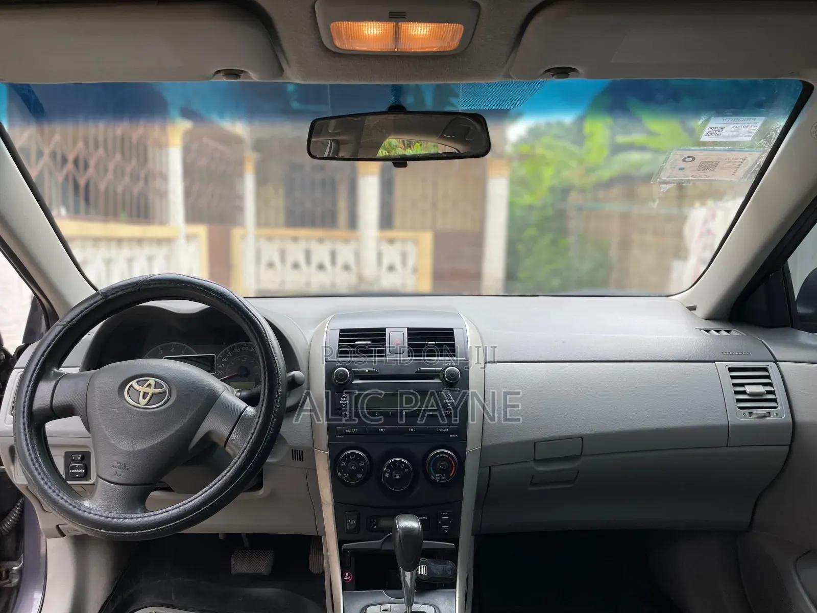 Toyota Corolla LE 4dr Sedan (1.8L 4cyl 4A) 2010 Gray