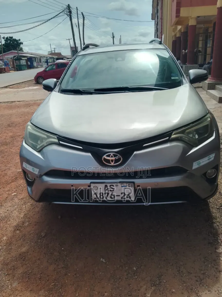 Toyota RAV4 Limited 4dr SUV (2.5L 4cyl 6A) 2018 Silver