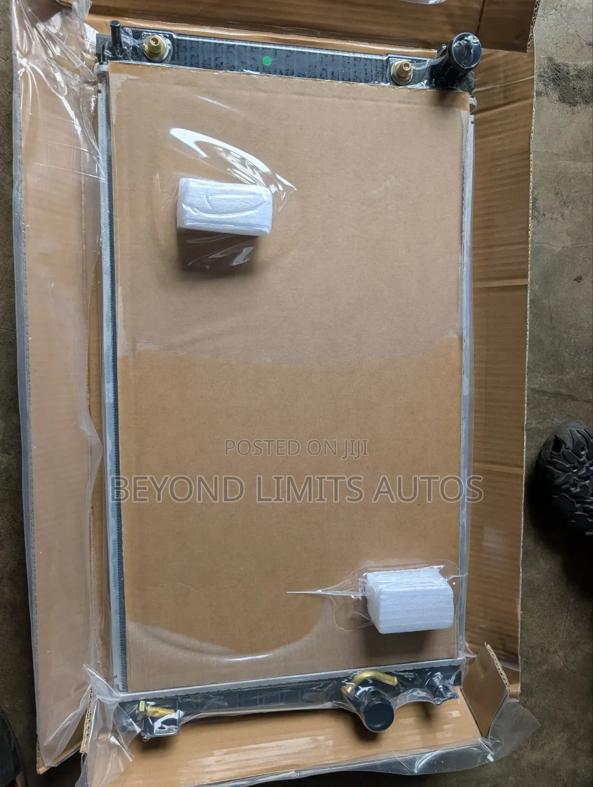 Toyota Rav4 2006 - 2022 Radiator / Water Tank