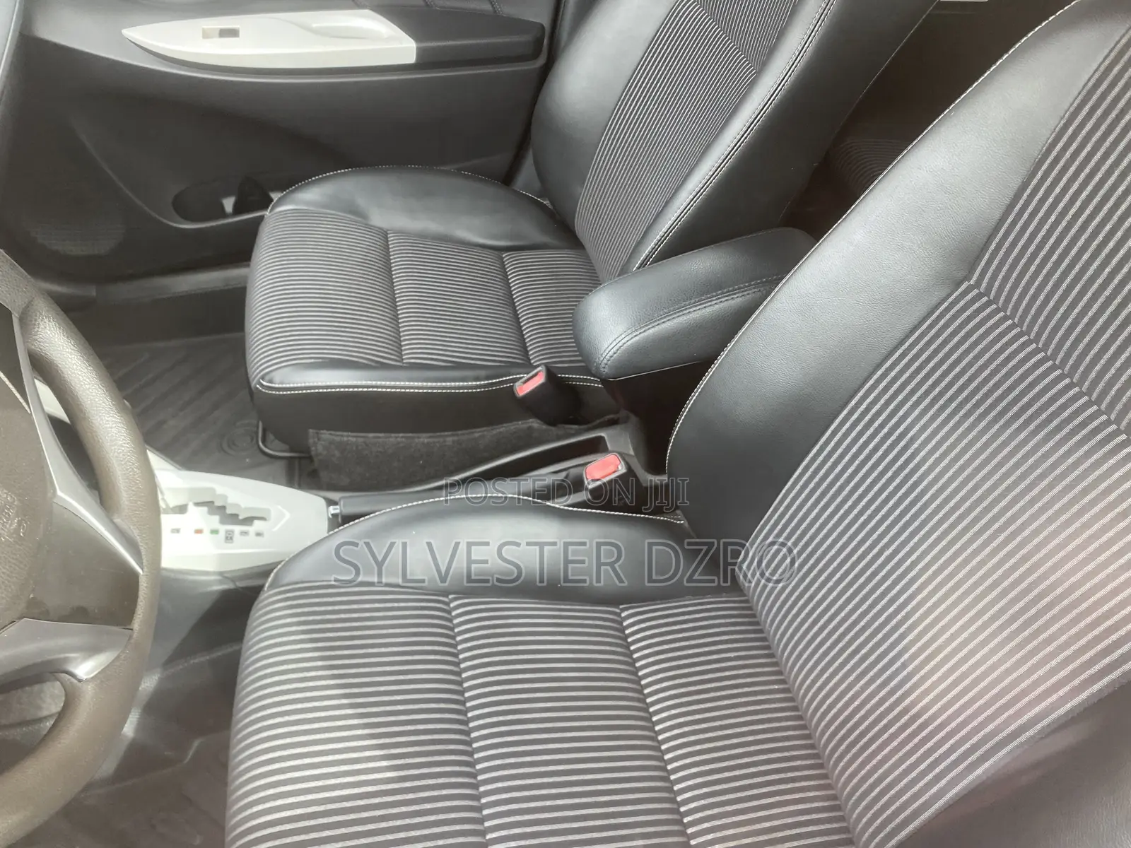 Toyota Yaris 2016 Red