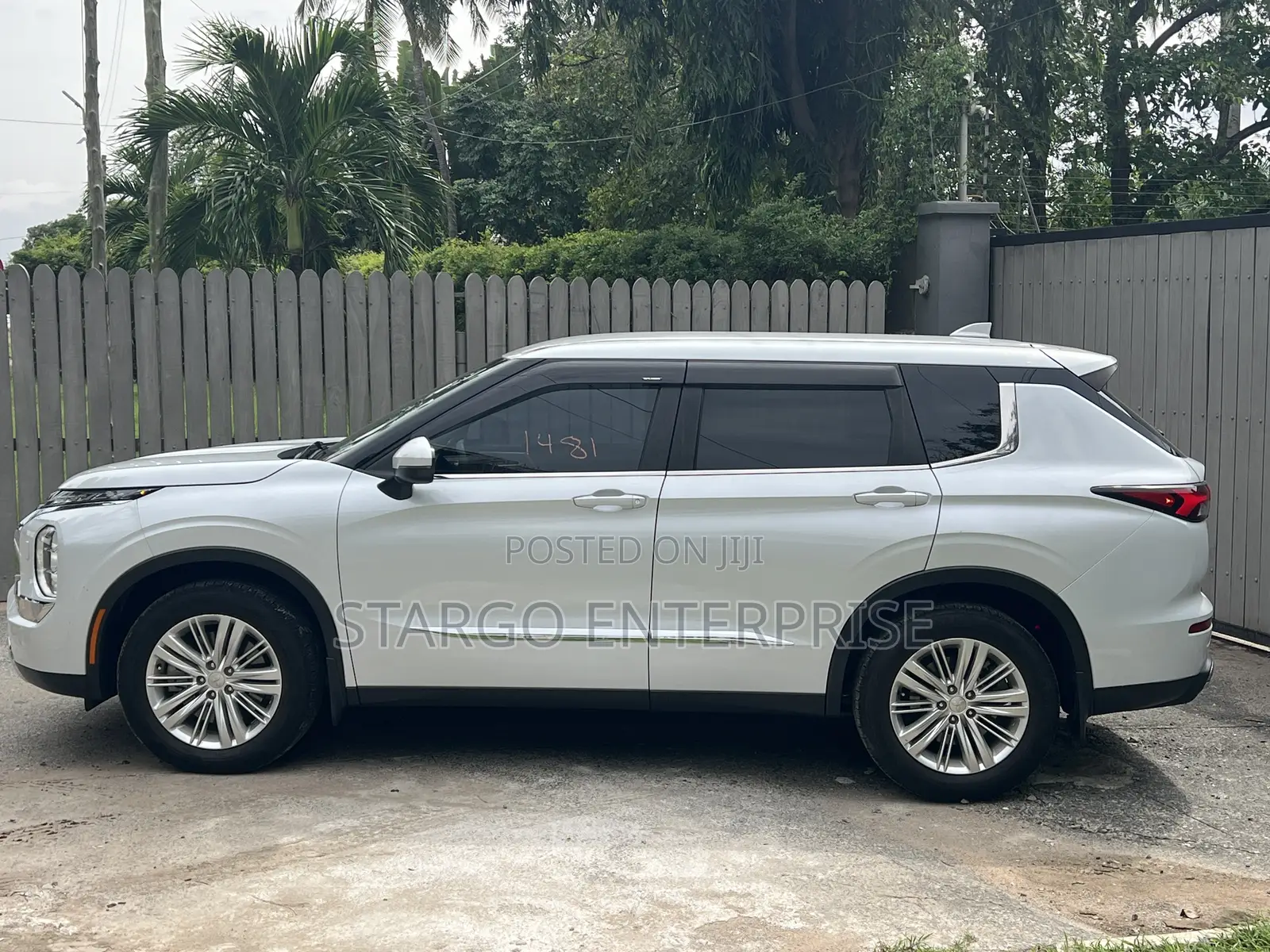 Mitsubishi Outlander SEL Launch Edition 2022 White