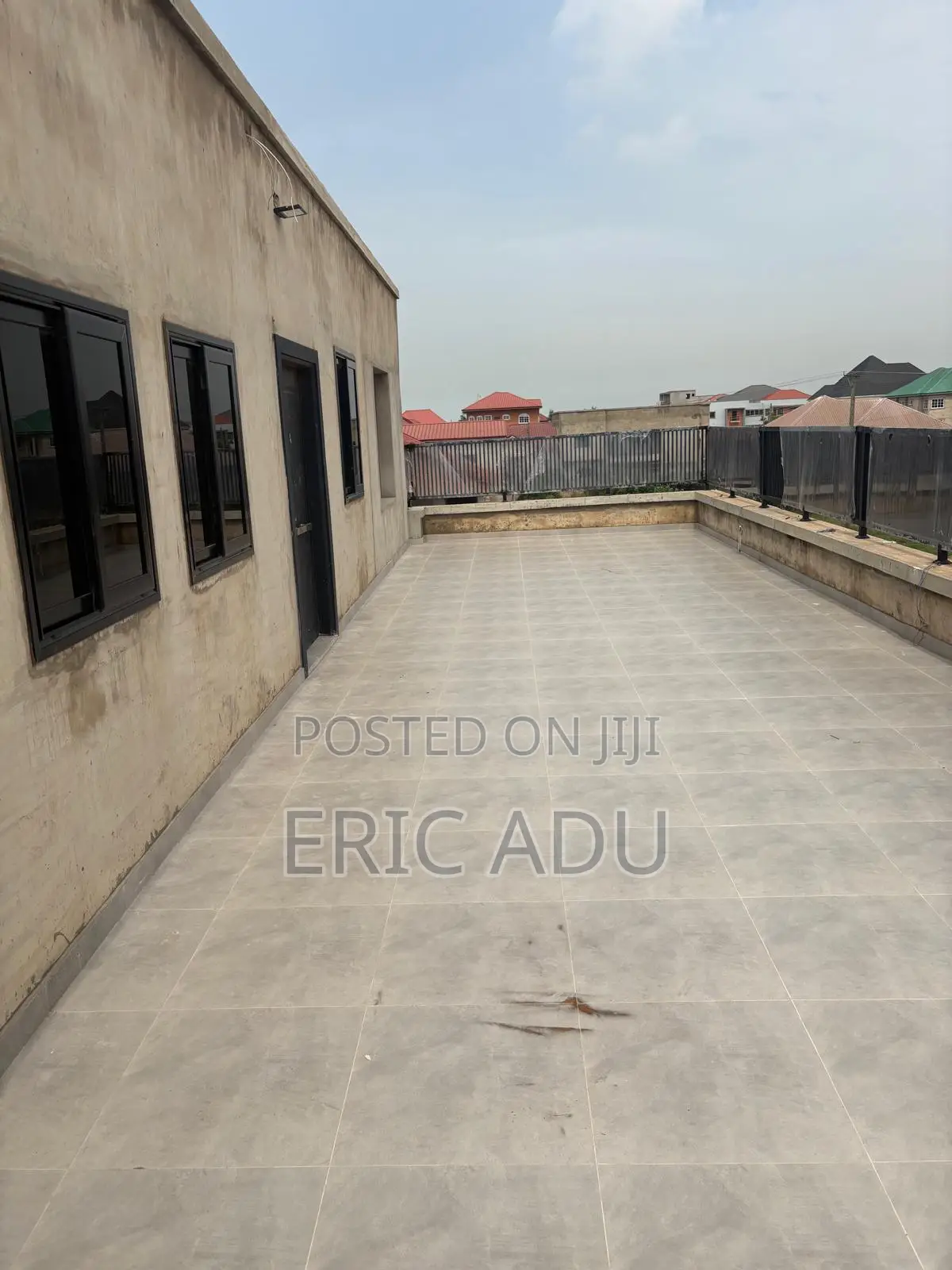 5bdrm Block of Flats in Community 25 for sale