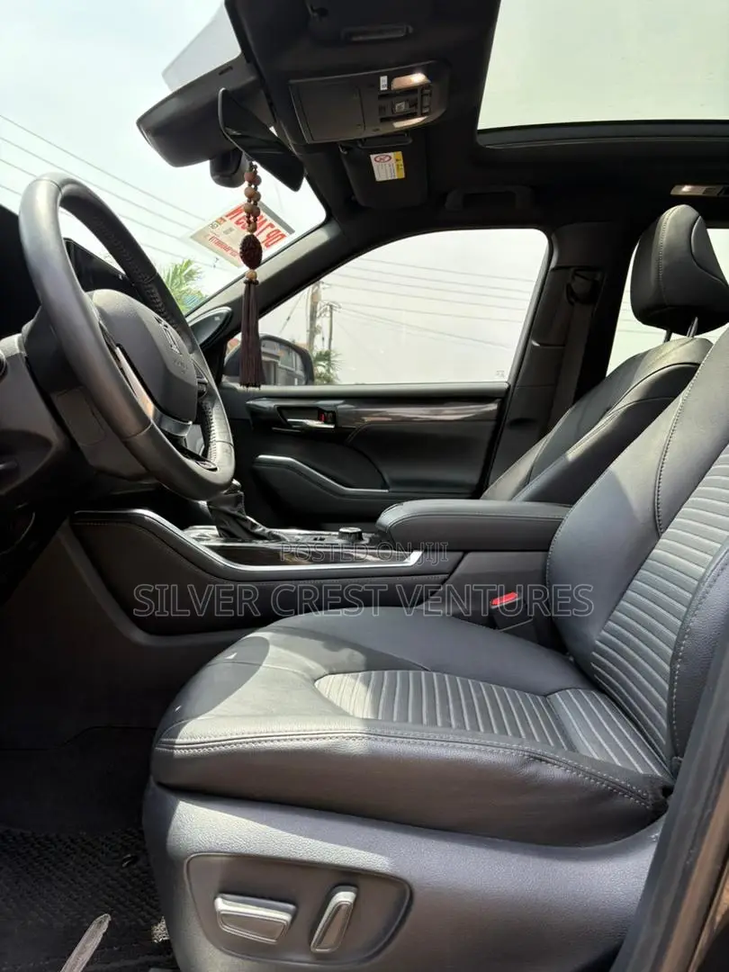 Toyota Highlander XLE 2021 White