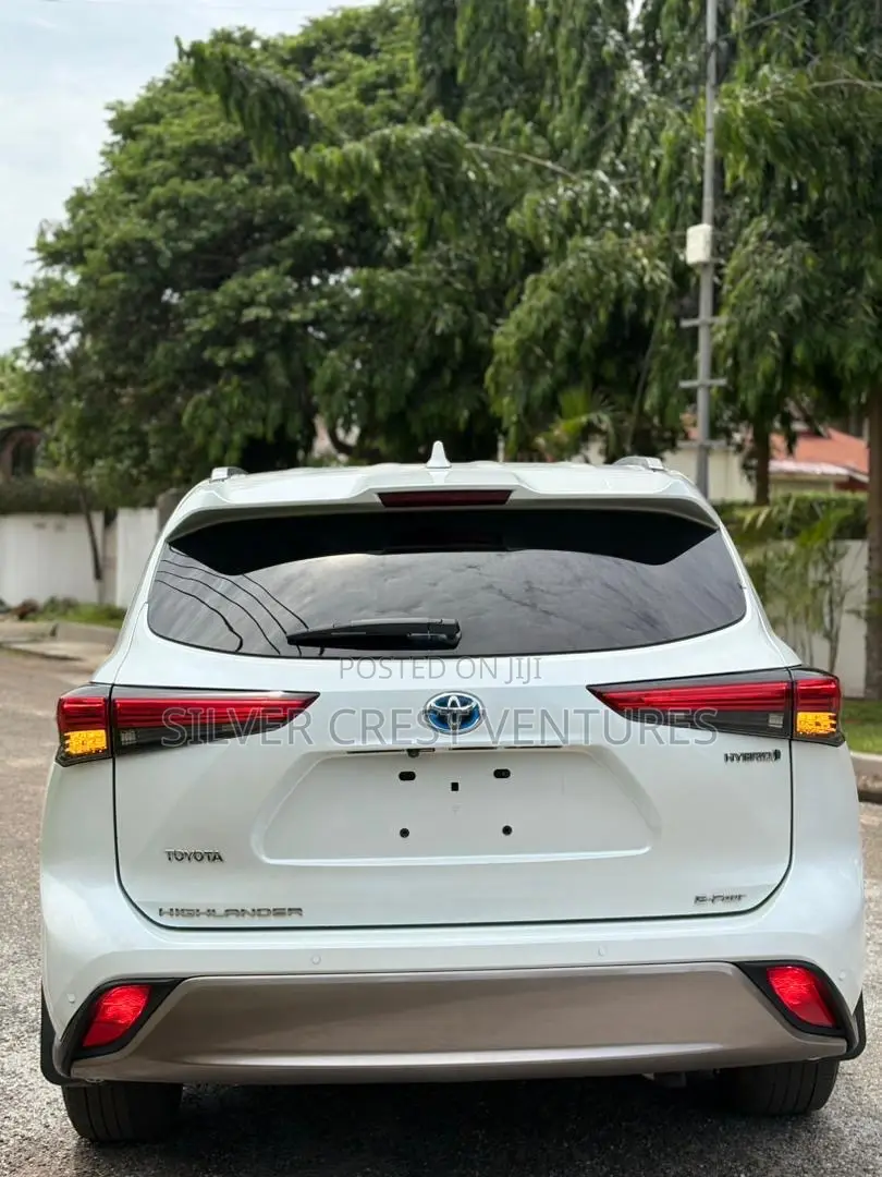 Toyota Highlander XLE 2021 White