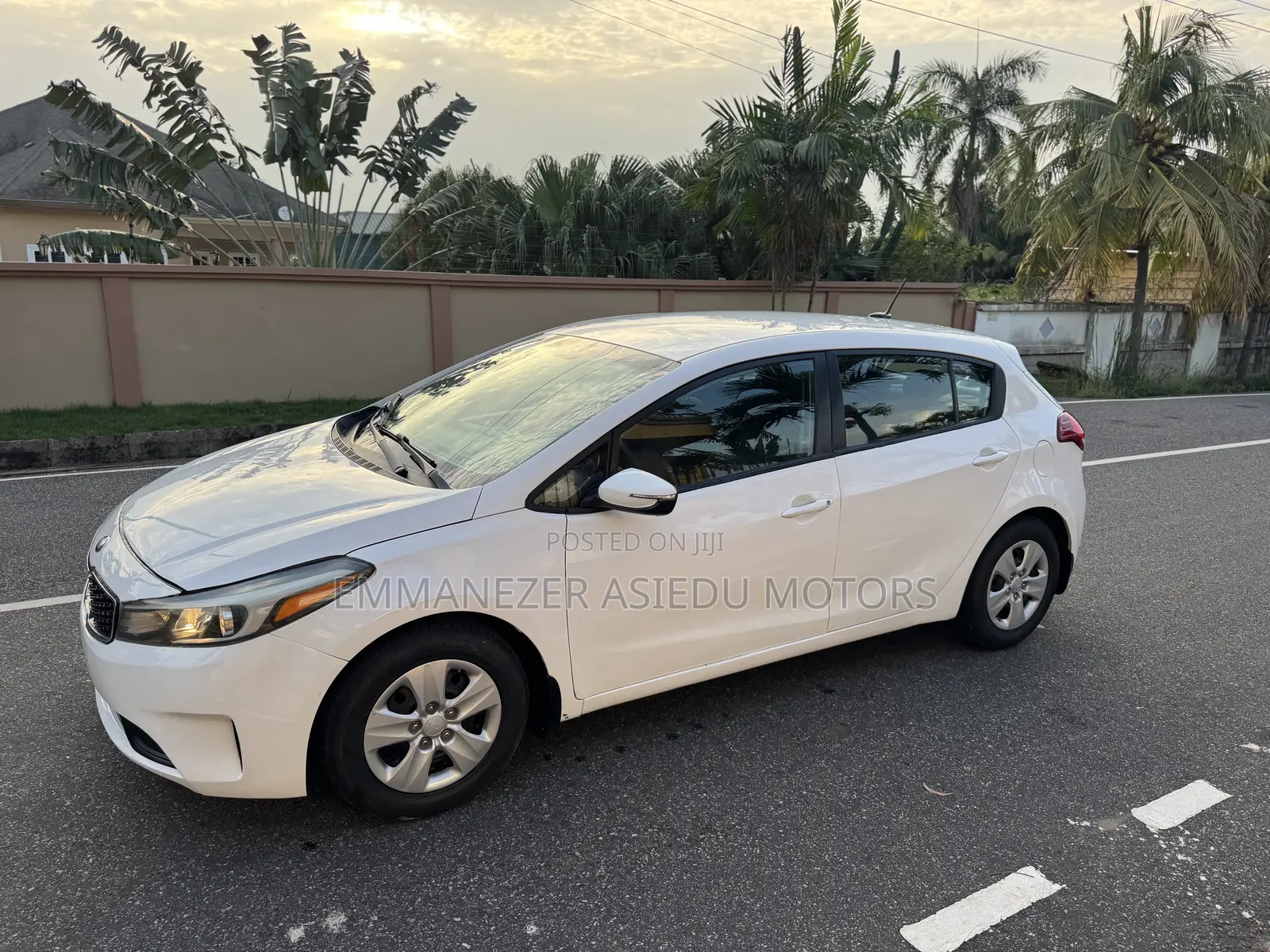 Kia Forte EX Hatchback 2017 White