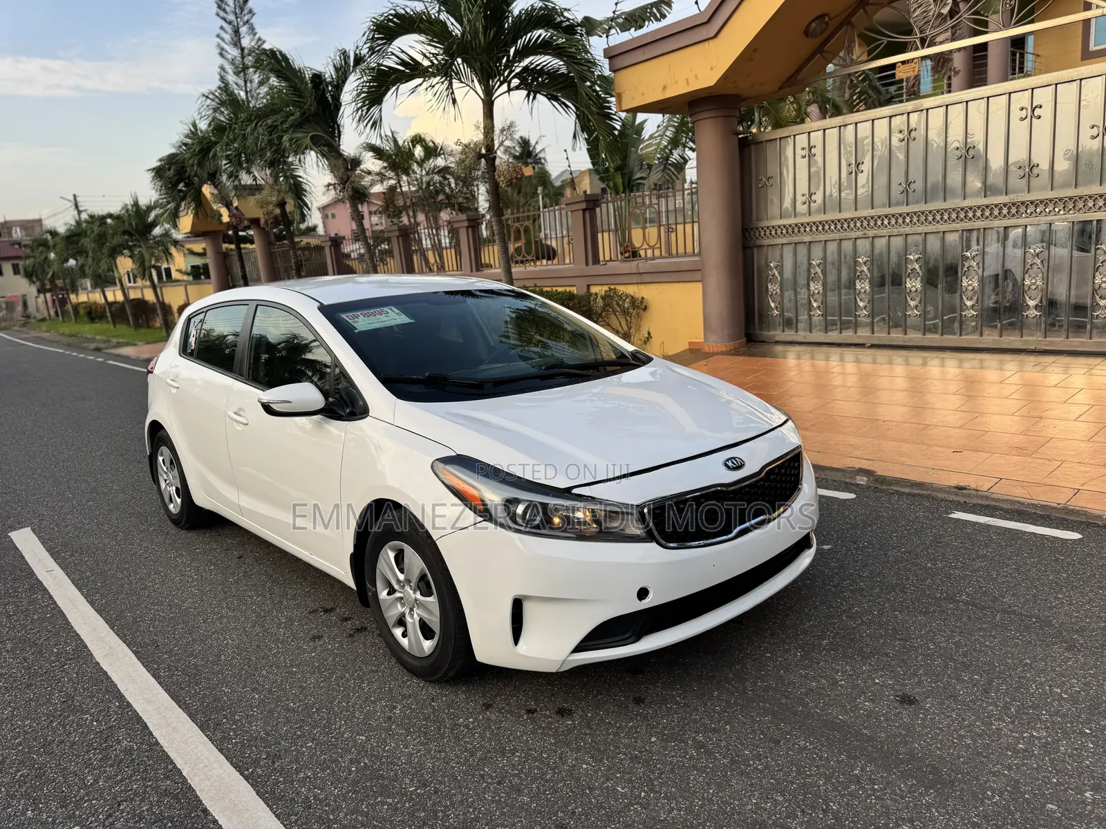 Kia Forte EX Hatchback 2017 White