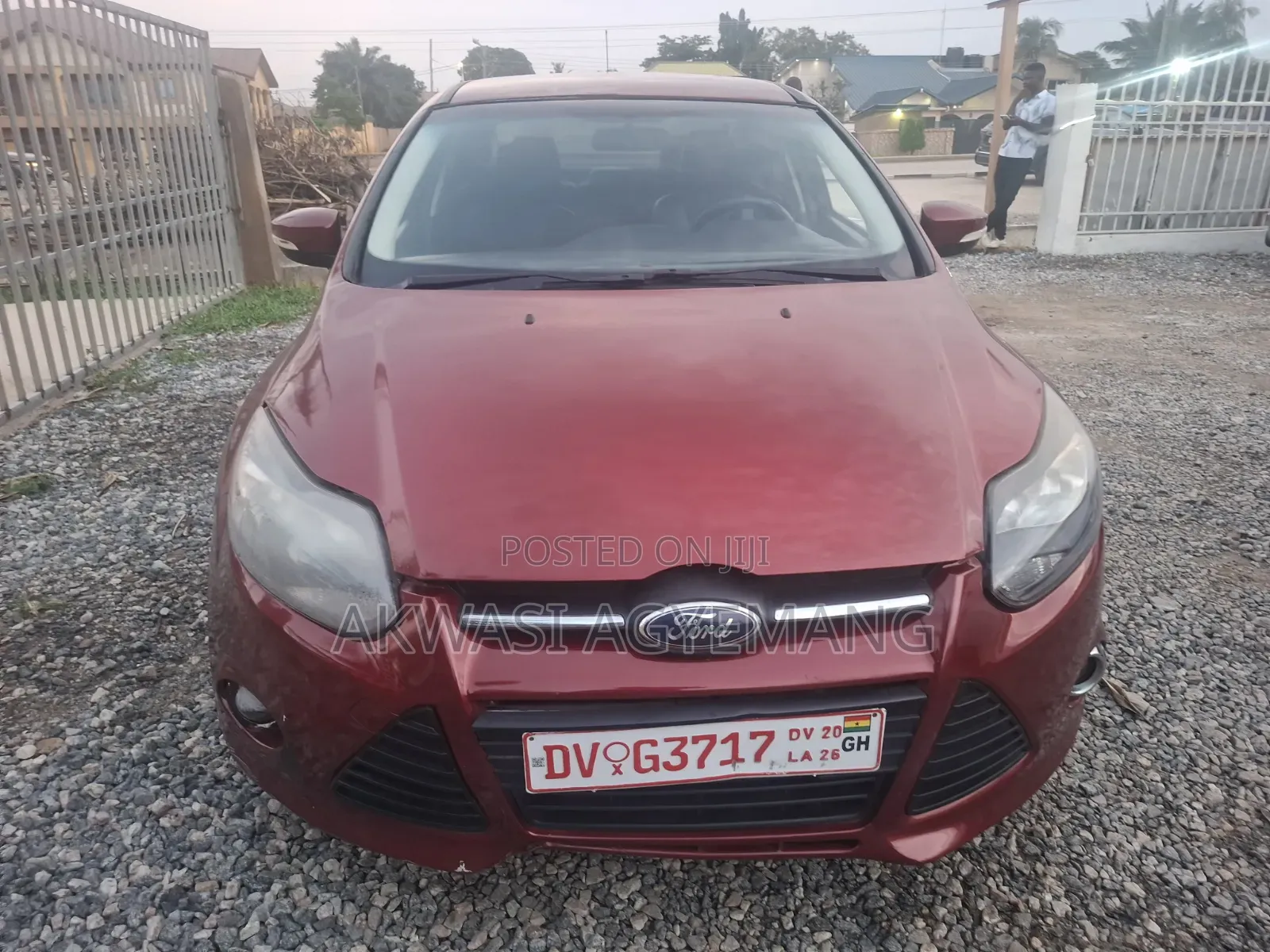 Ford Focus SE 4dr Hatchback (2.0L 4cyl 5M) 2015 Red