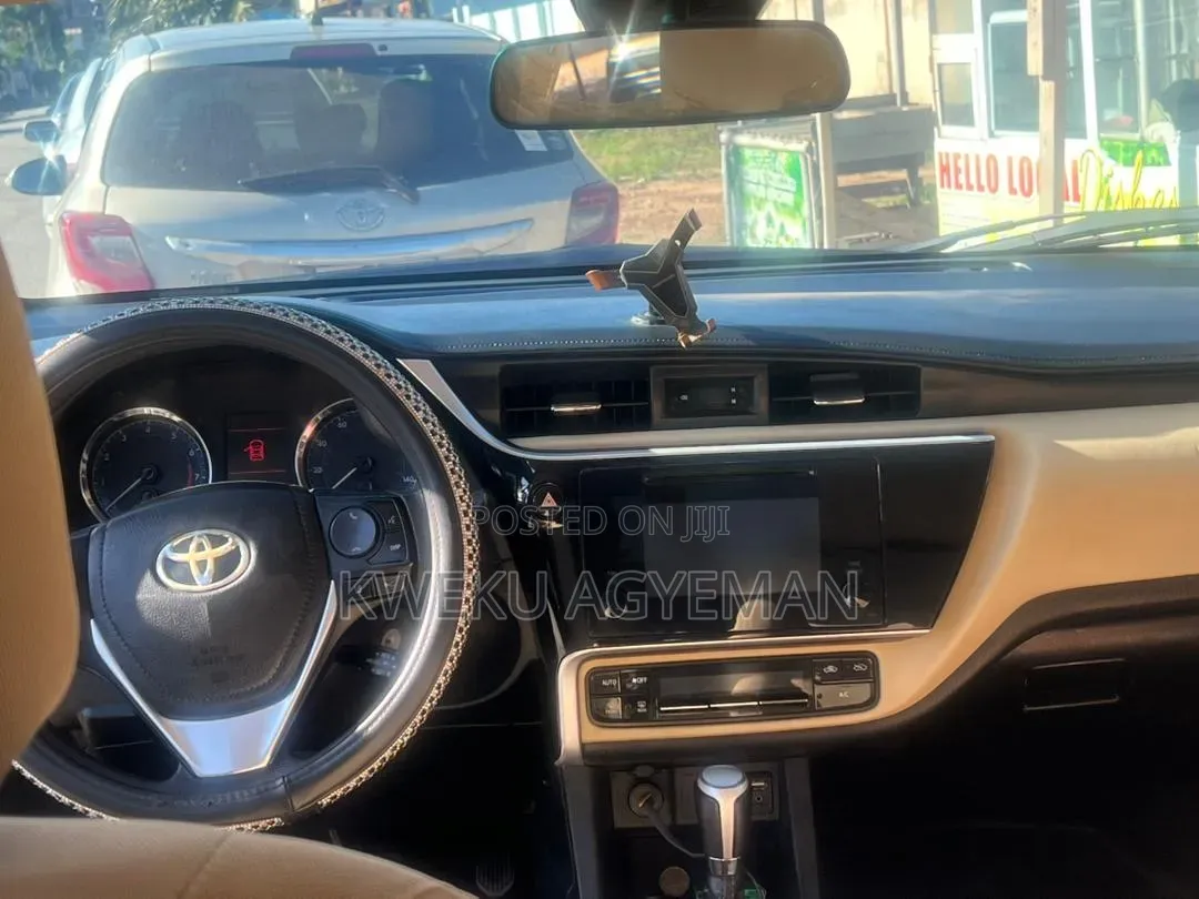 Toyota Corolla LE (1.8L 4cyl 2A) 2018 Green
