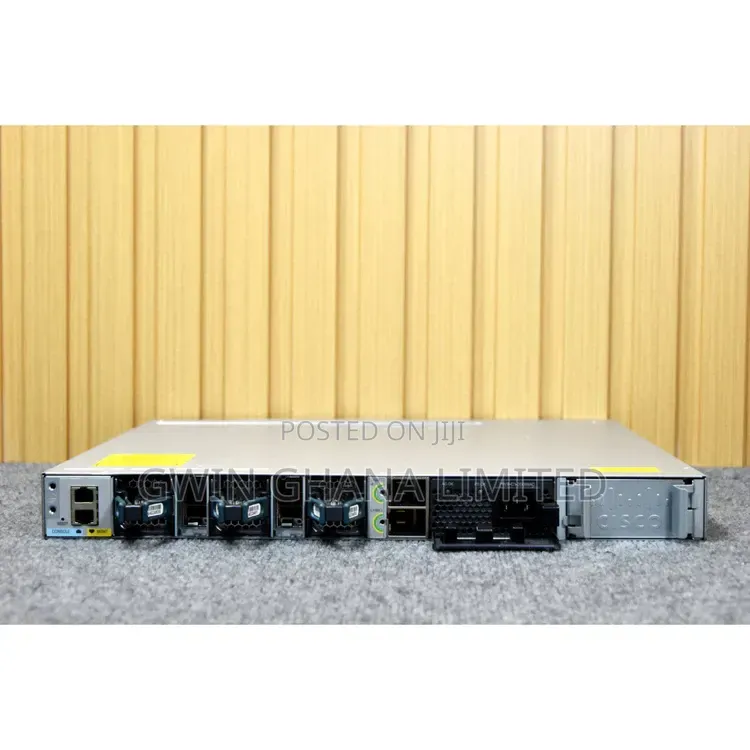 Cisco C3850-24t. 24port Gigabit Layer 3 Managed Switch.