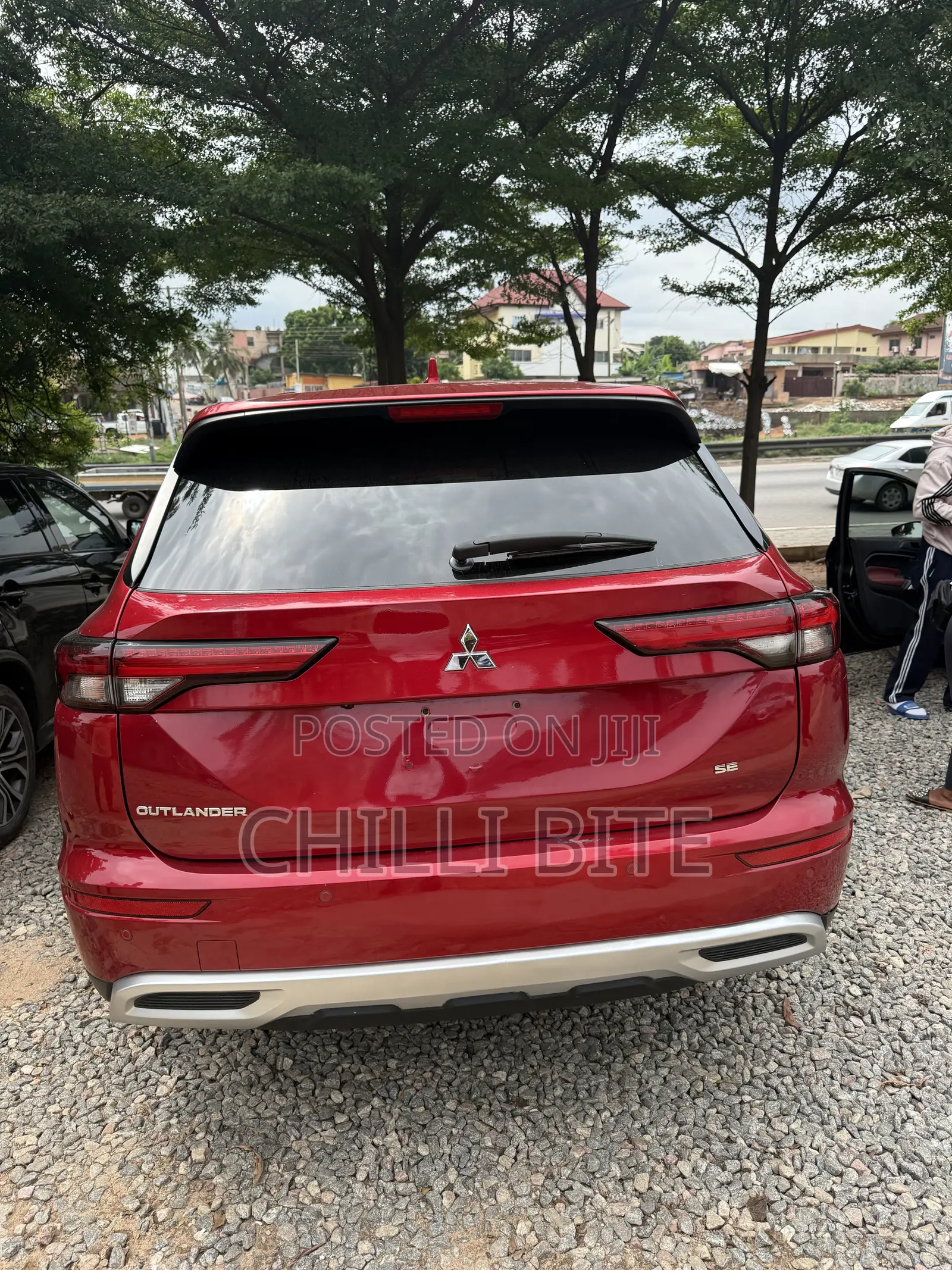 Mitsubishi Outlander SE 2022 Red