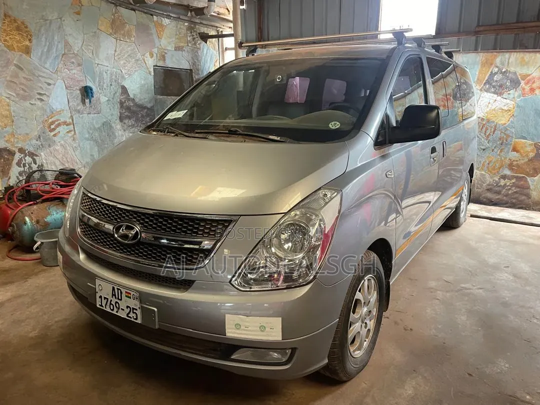 Hyundai Starex 2016 Silver