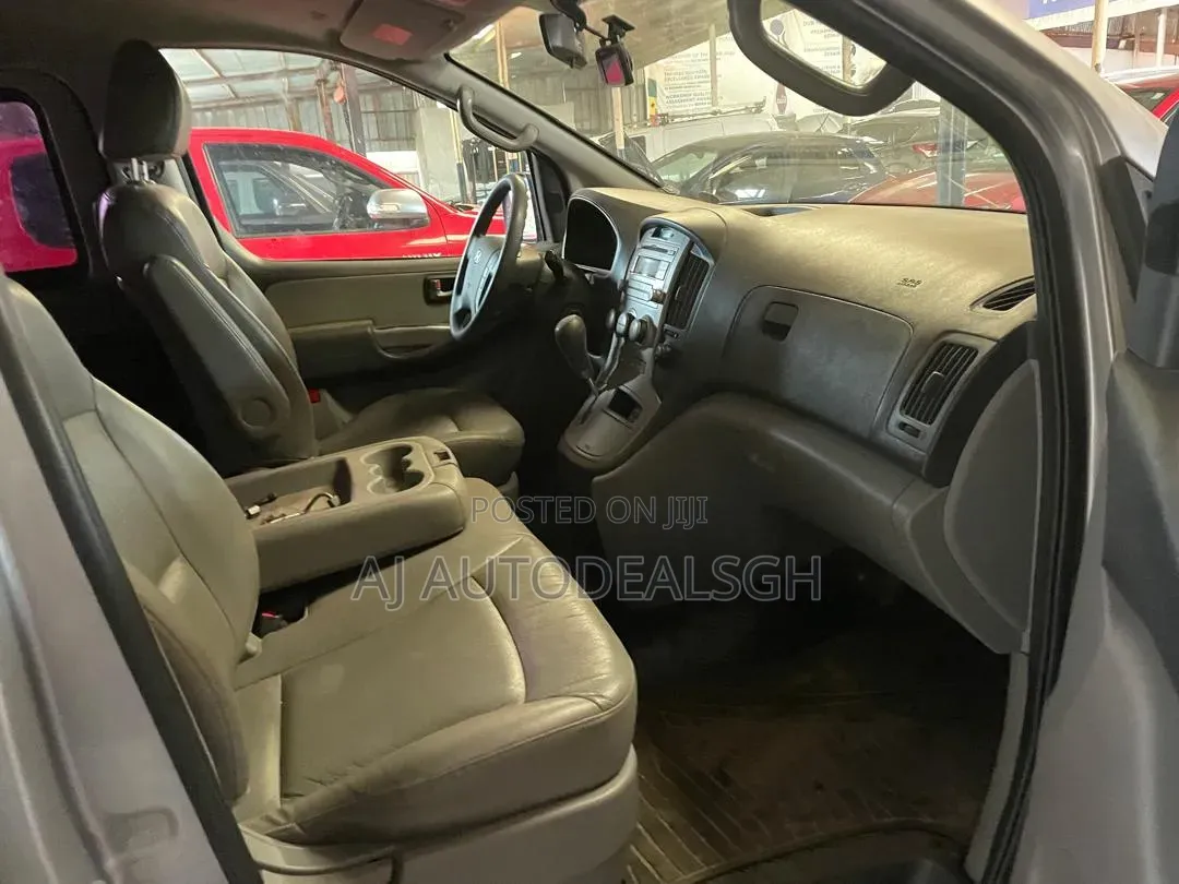 Hyundai Starex 2016 Silver