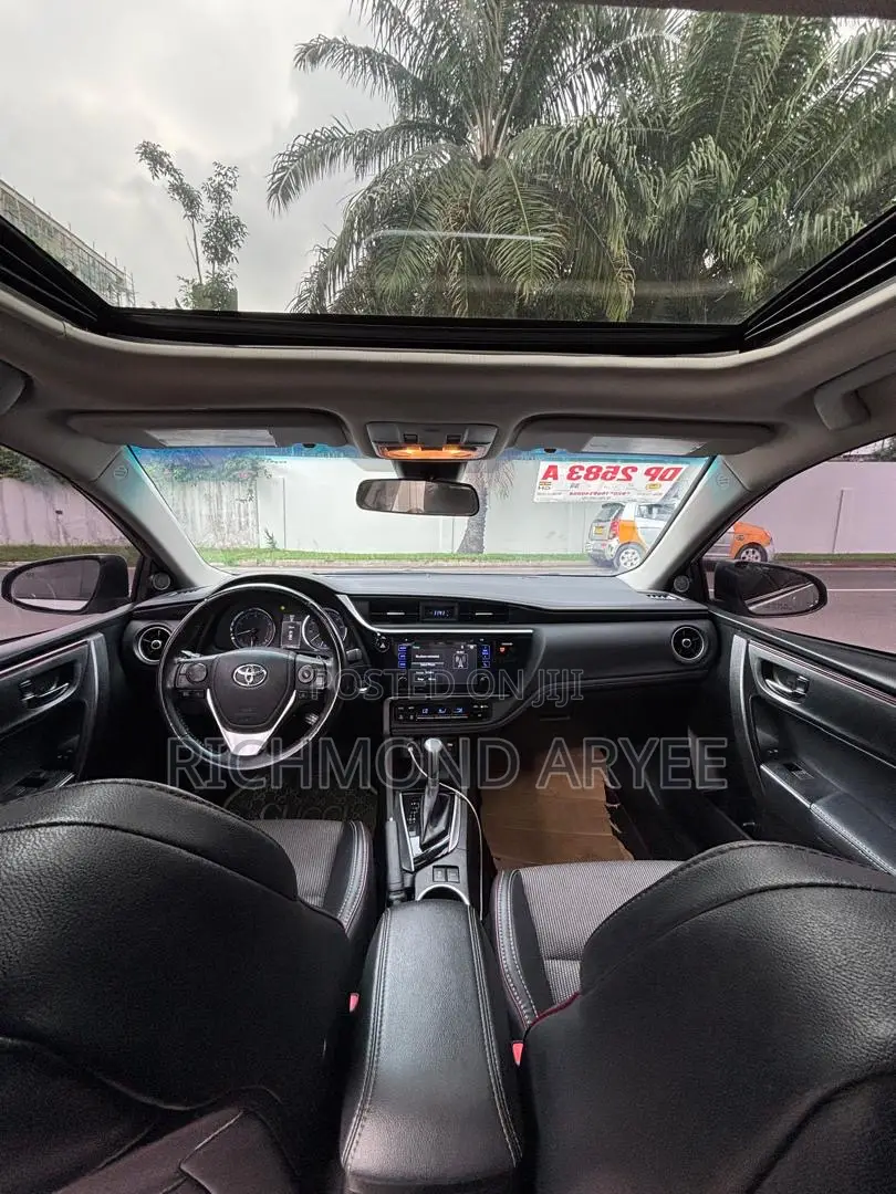 Toyota Corolla SE 4dr Sedan (1.8L 4cyl CVT) 2017 Silver