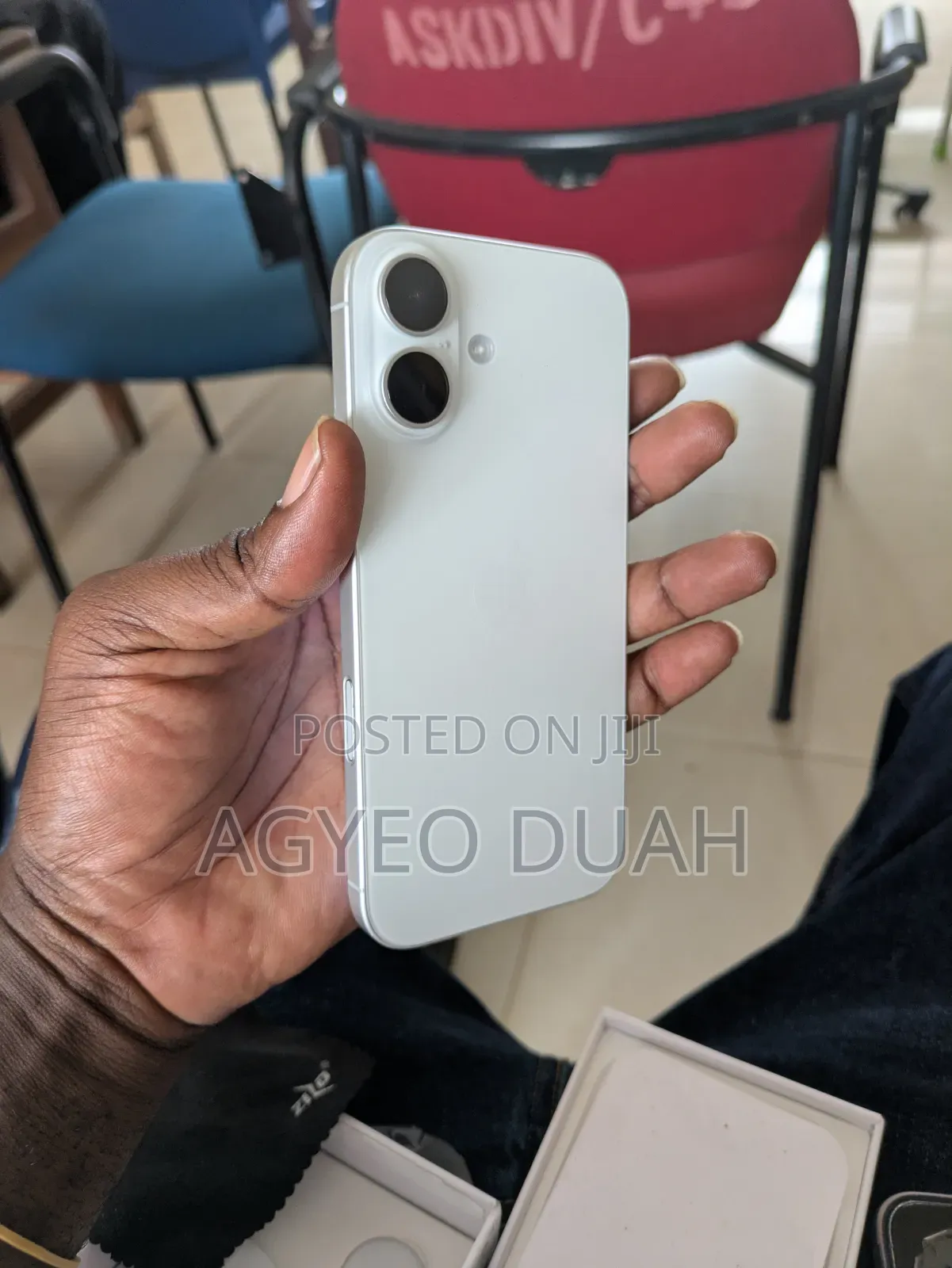 New Apple iPhone 17 256 GB White